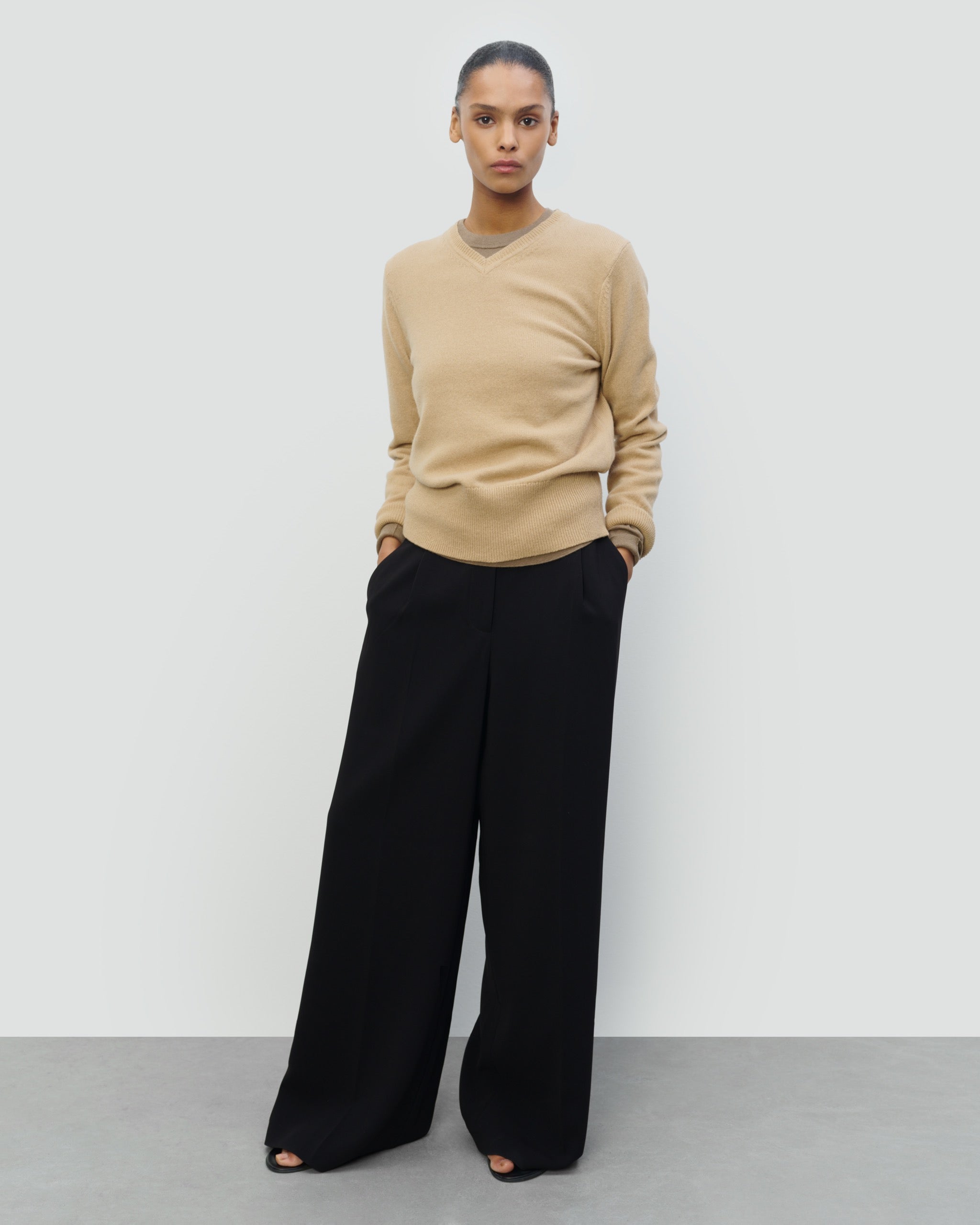 COTTON WOOL LIGHTWEIGHT VNECK