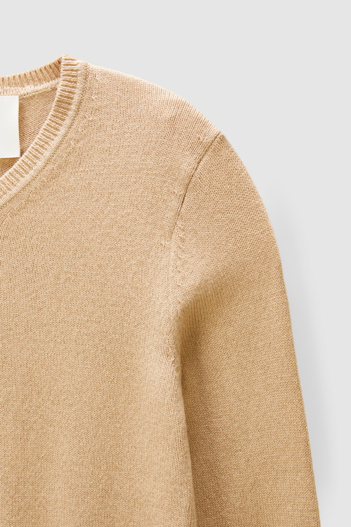 COTTON WOOL LIGHTWEIGHT VNECK in Camel - detail #colour_Camel
