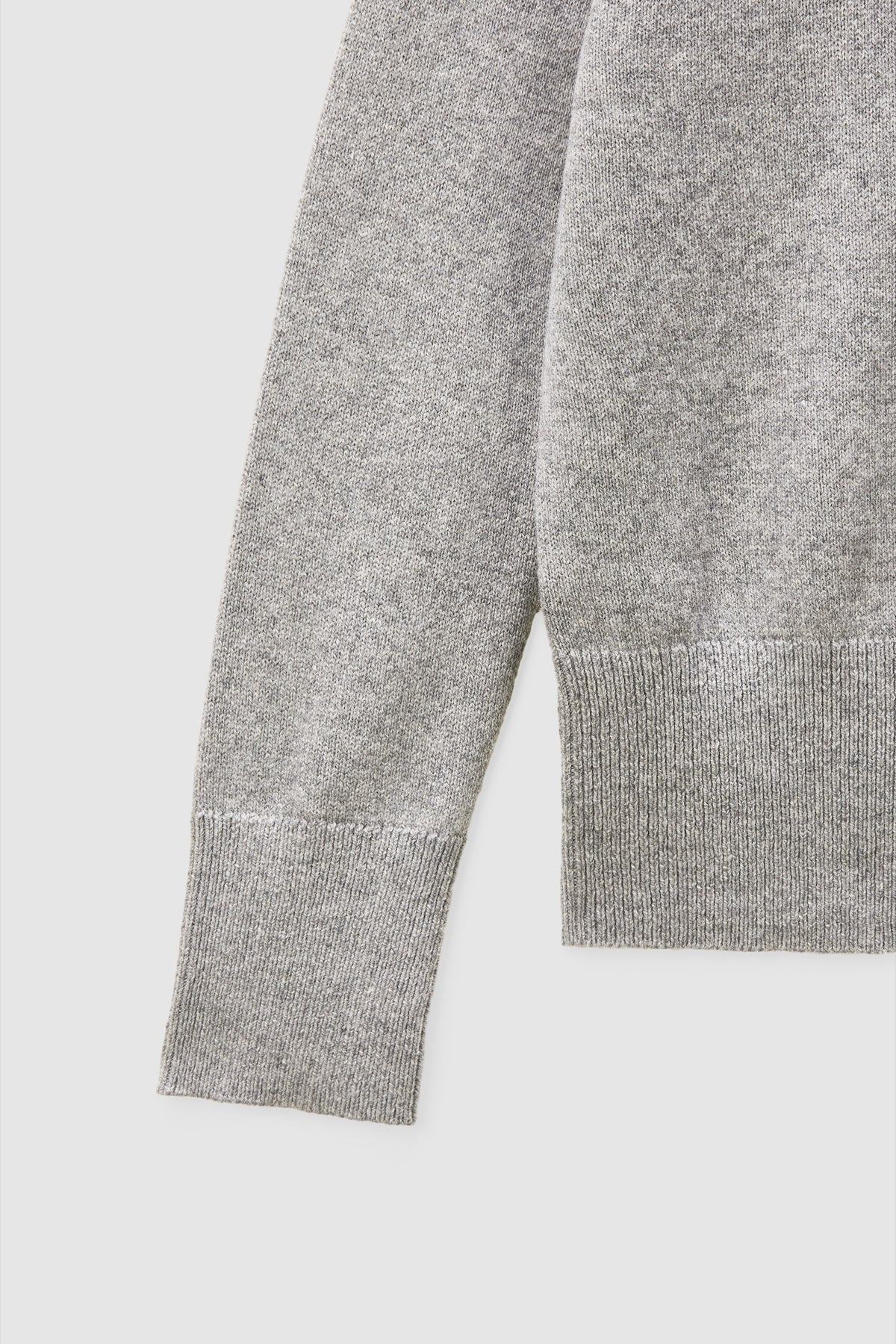 COTTON WOOL LIGHTWEIGHT VNECK in M.GREY - detail #colour_M.GREY