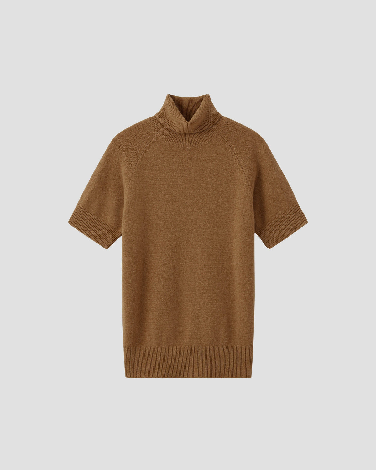 ESSENTIAL WOOL SHORT SLEEVE TURTLENECK in Camel - flat front