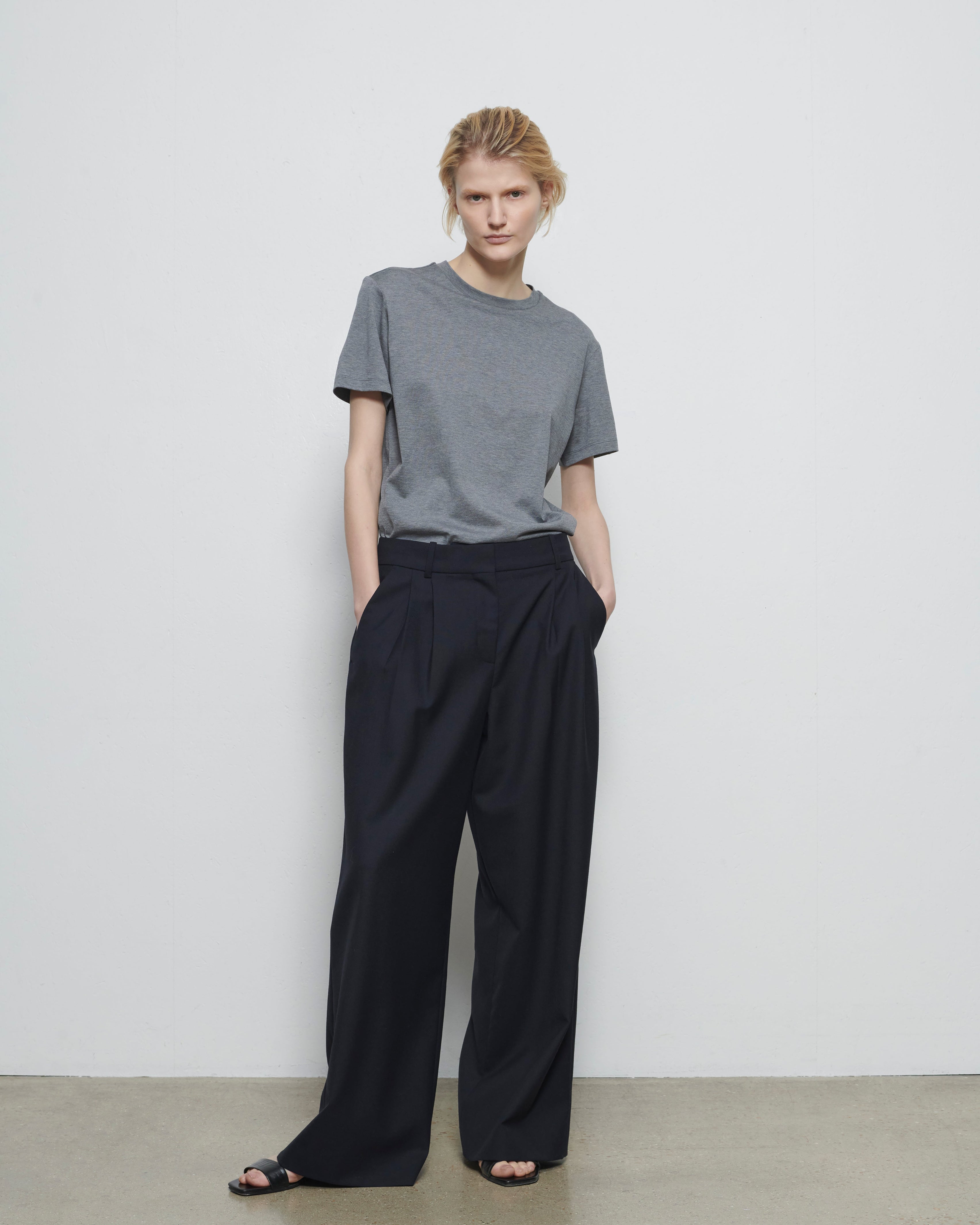 ESSENTIAL COTTON SILK SHORT SLEEVE TEE