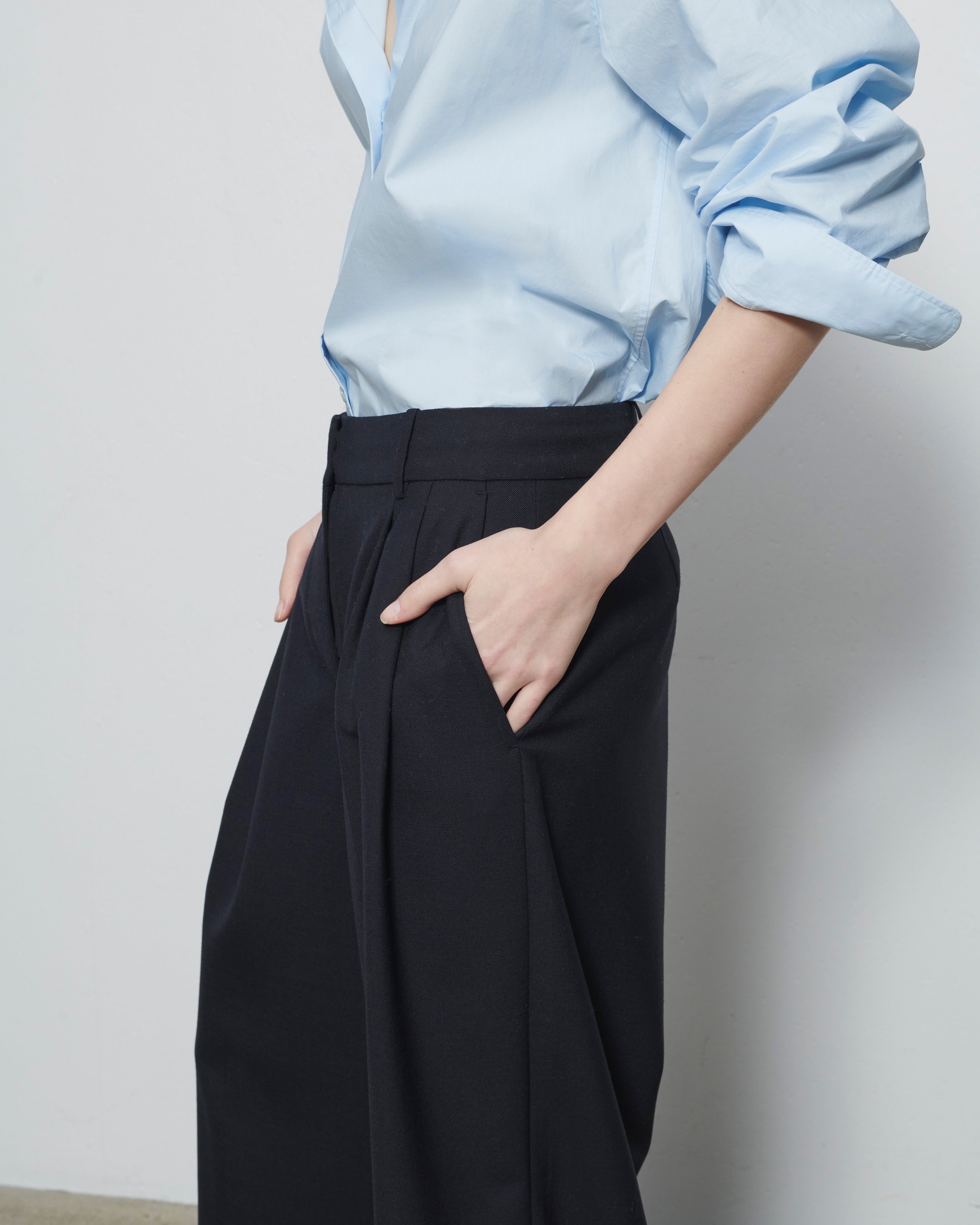 ESSENTIAL WOOL TROUSERS