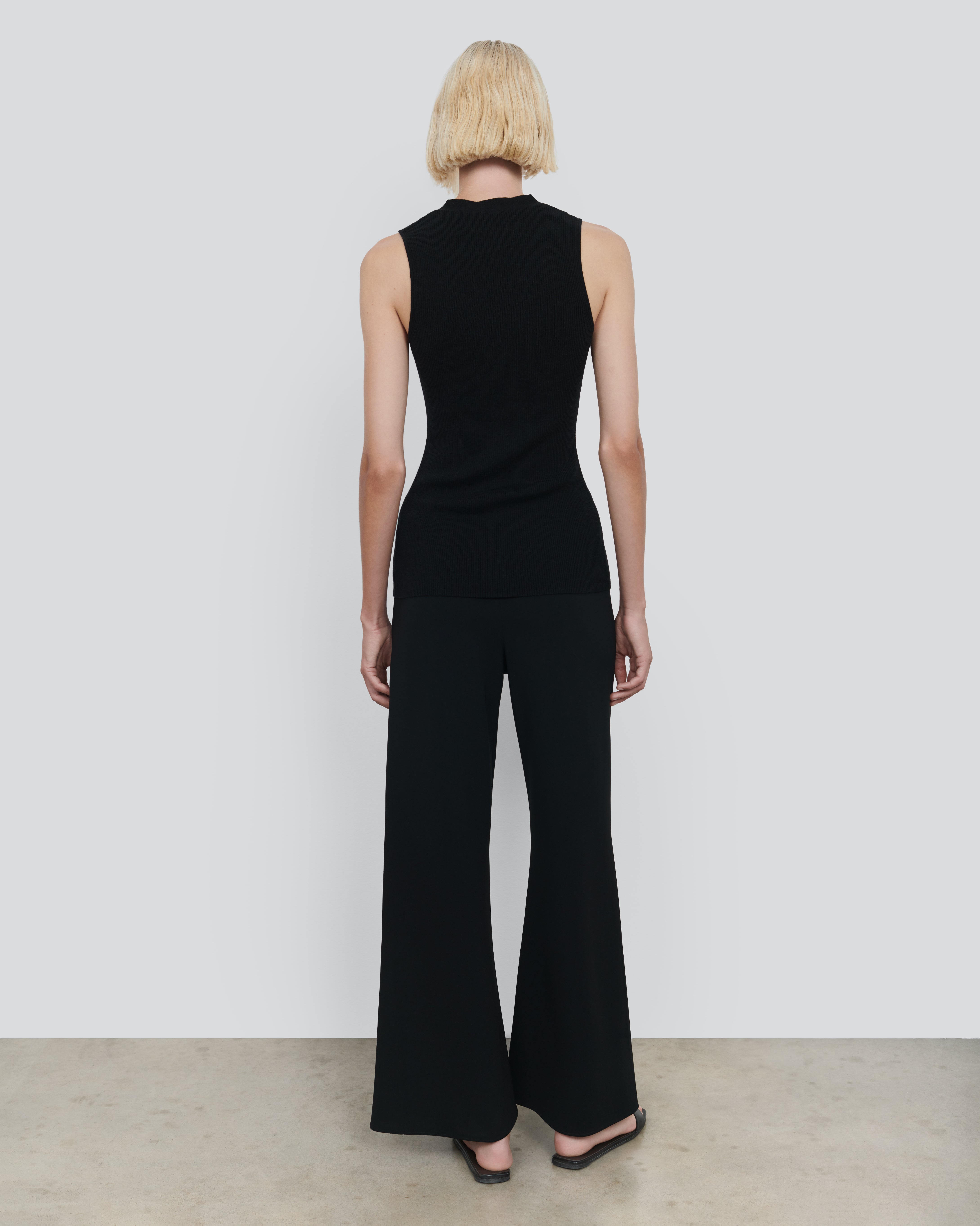 WOOL SILK SLEEVELESS VEST