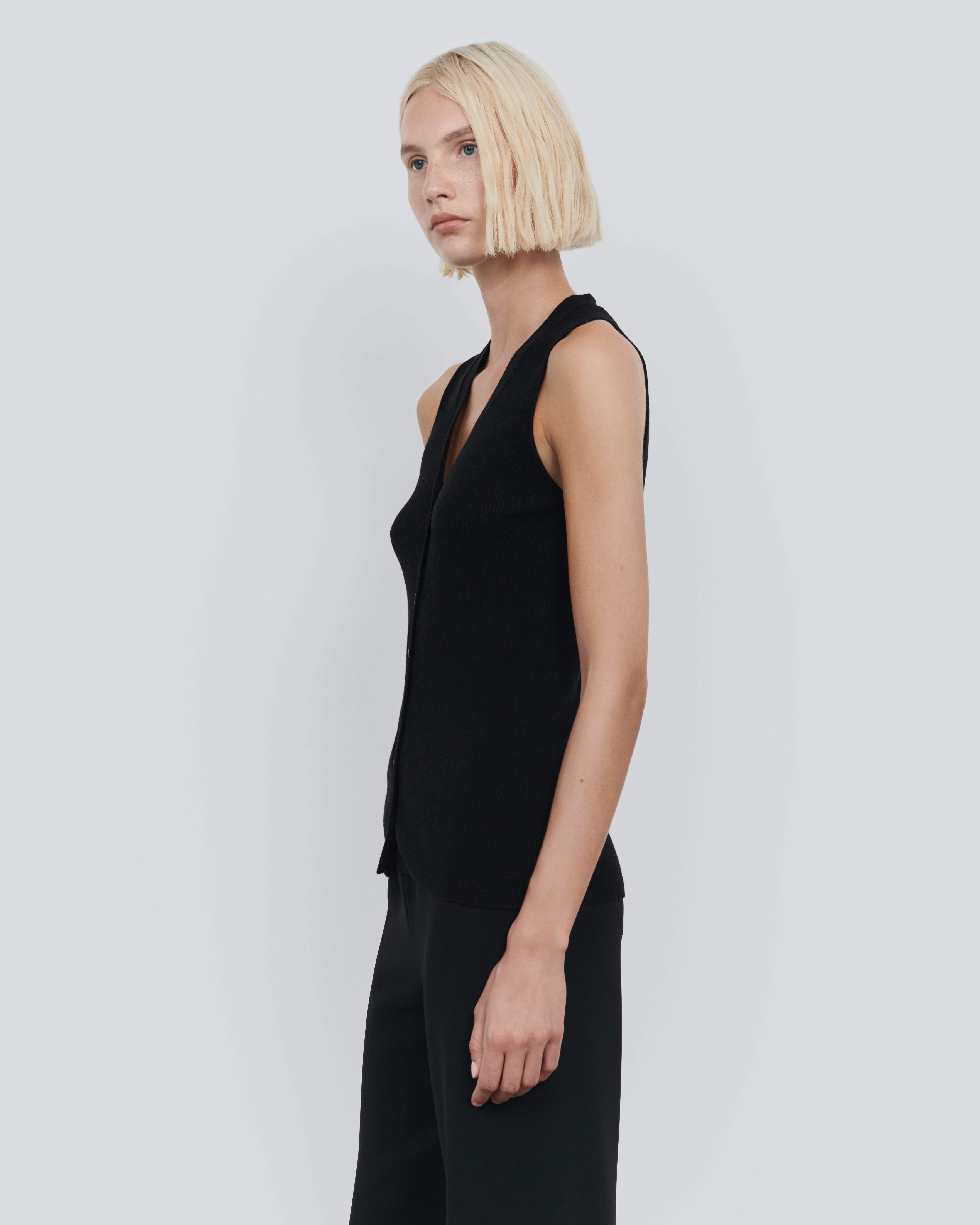 WOOL SILK SLEEVELESS VEST