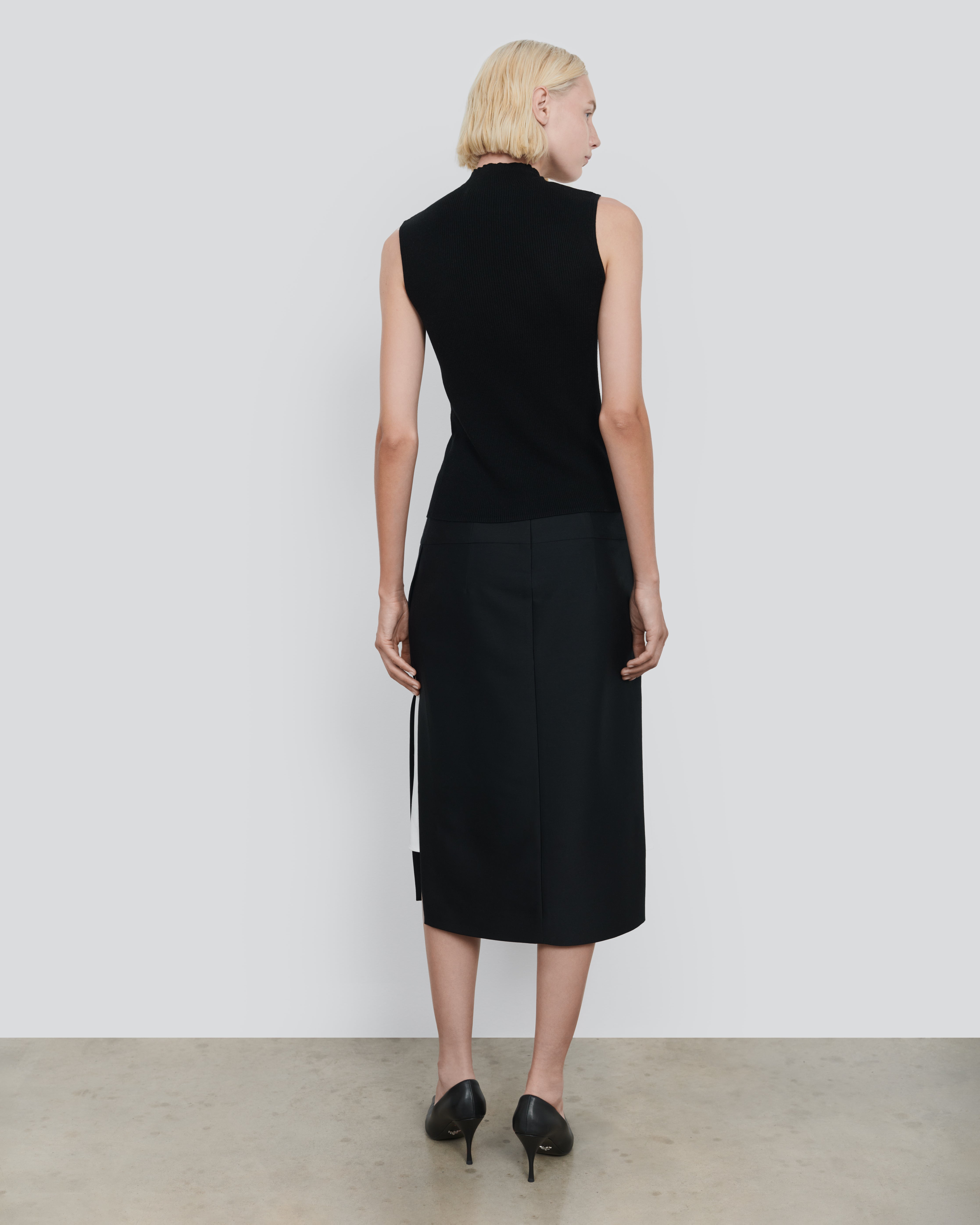 WOOL SILK SLEEVELESS MOCK NECK