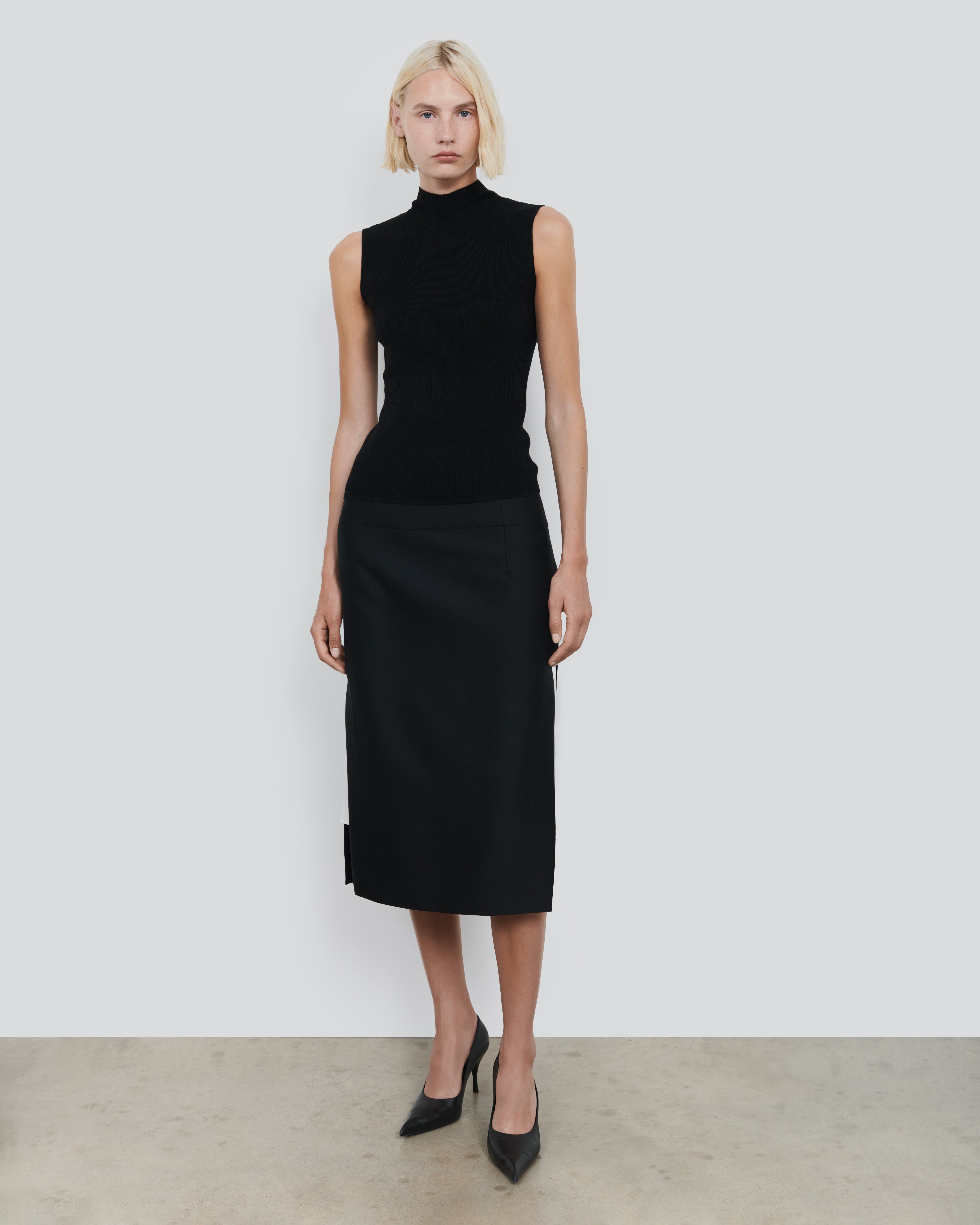 WOOL SILK SLEEVELESS MOCK NECK
