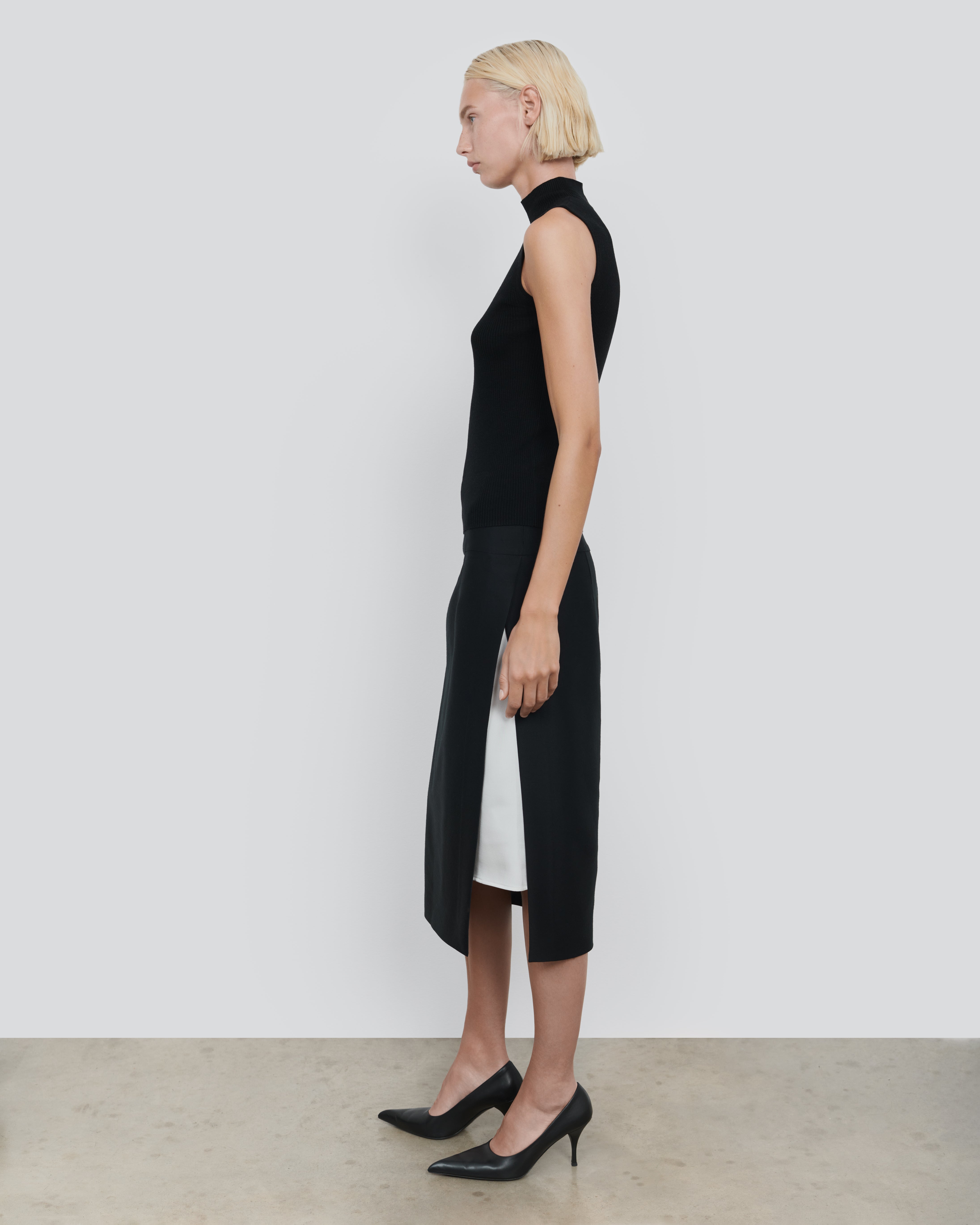 WOOL SILK SLEEVELESS MOCK NECK