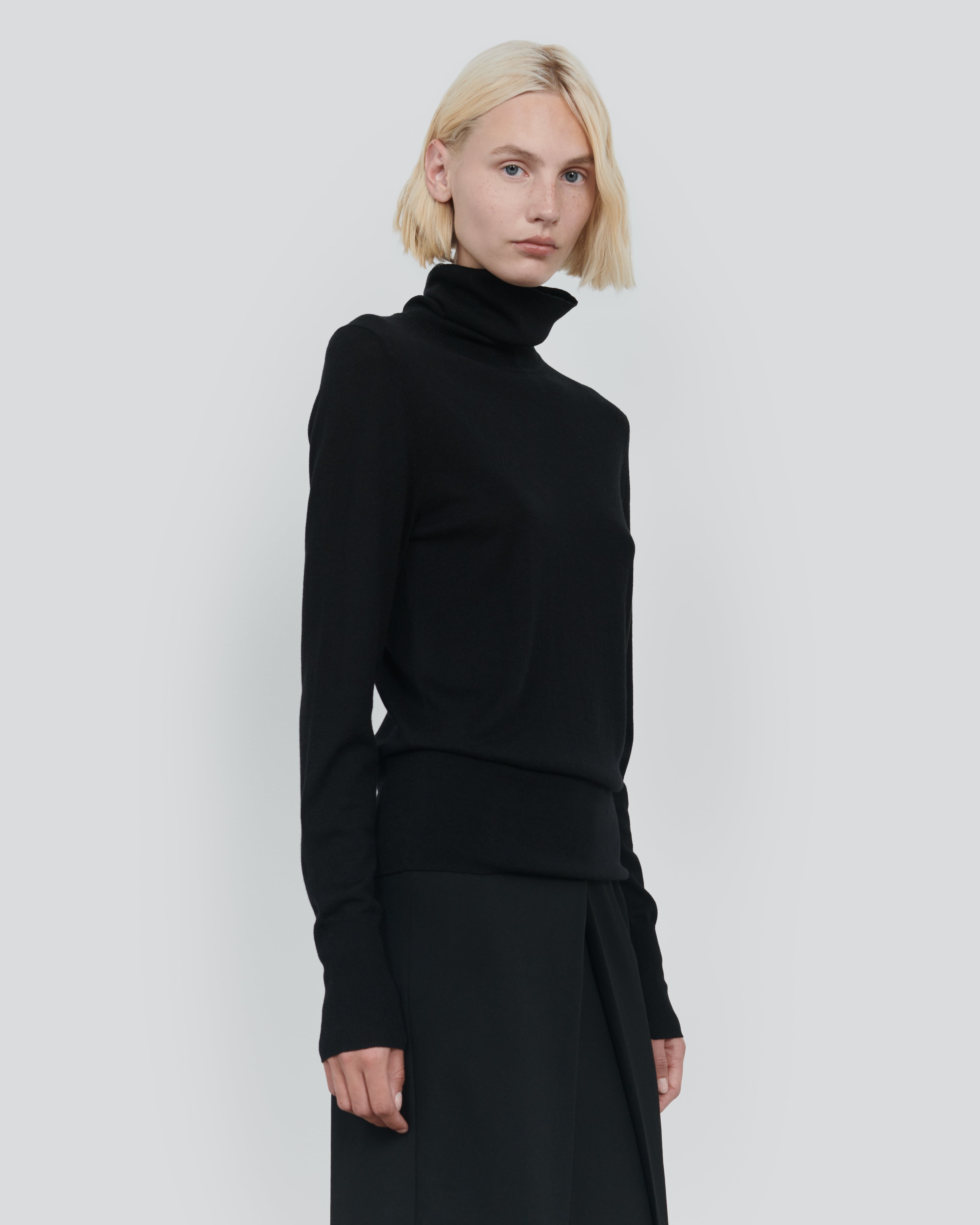 WOOL SILK SLIM TURTLENECK