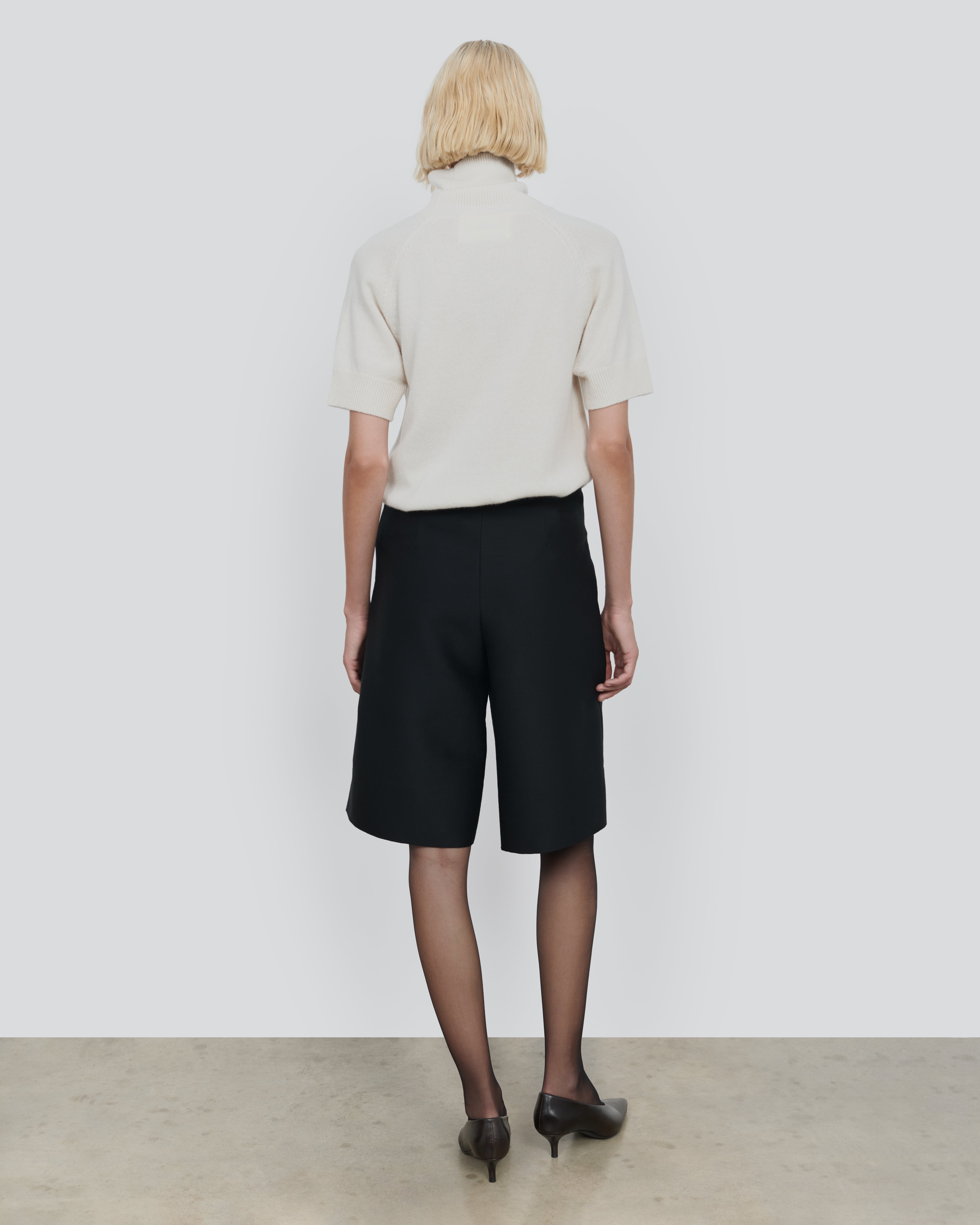 WOOL SILK BERMUDA SHORTS