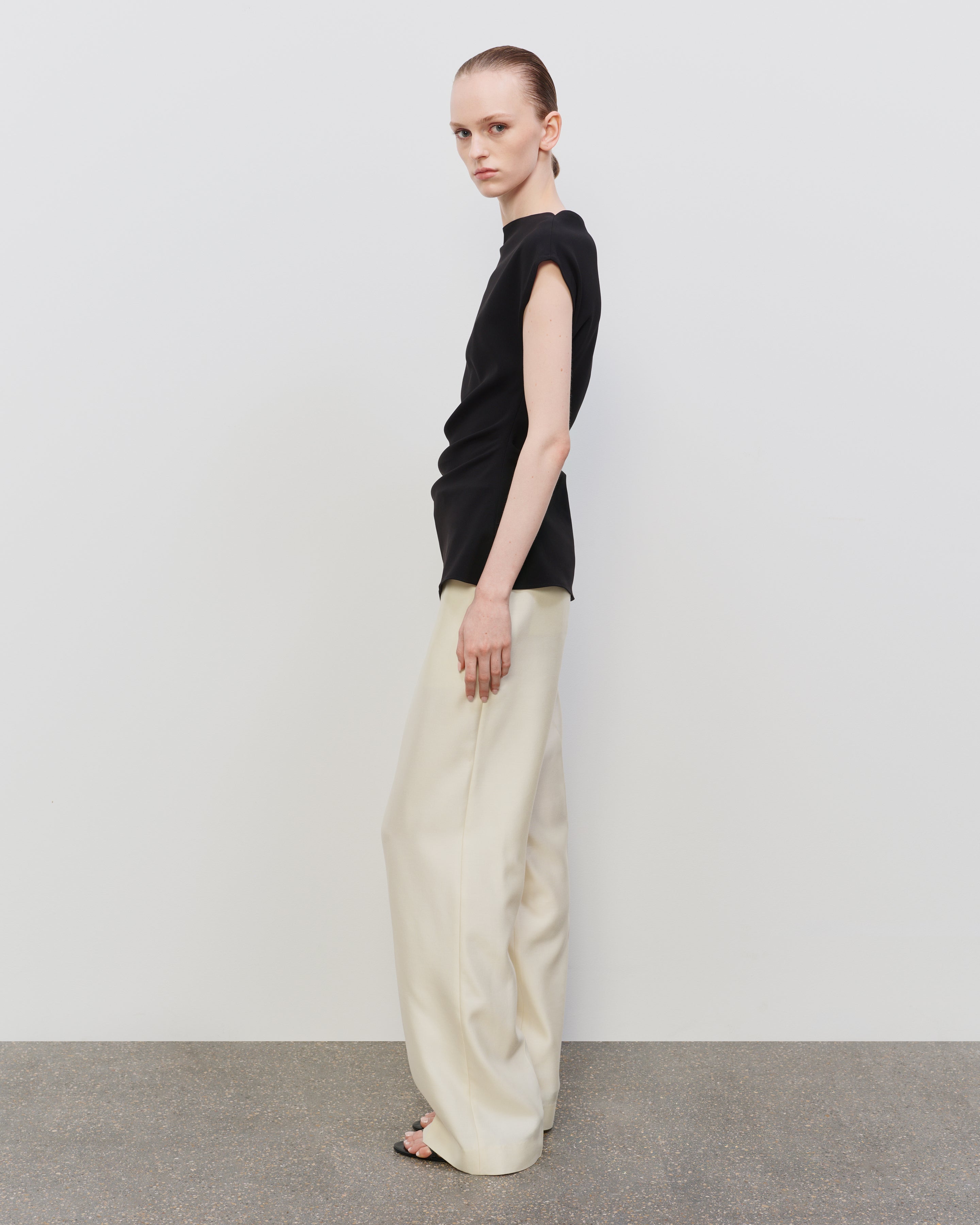 OFF THE SHOULDER BLOUSE