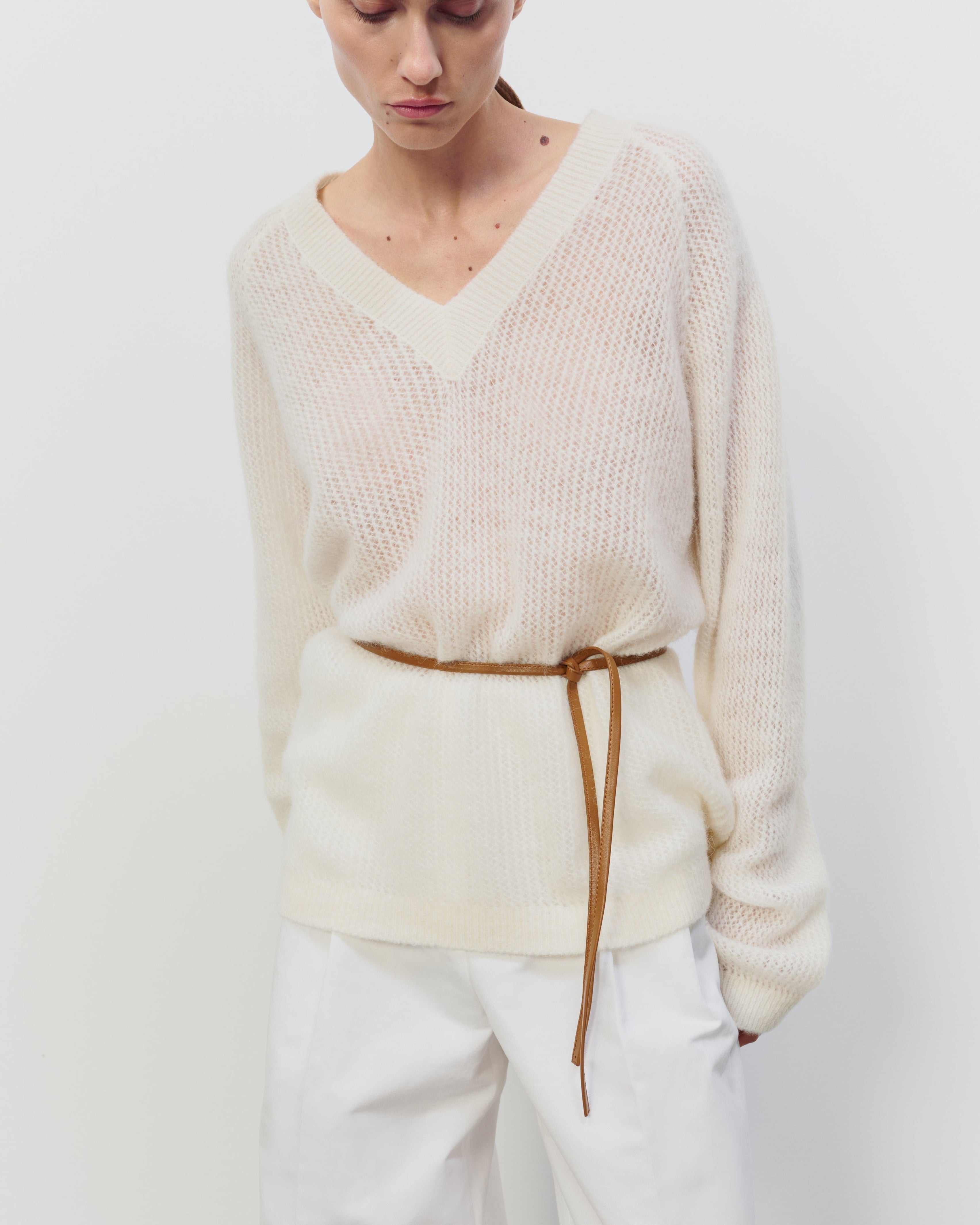 LIGHTWEIGHT ALPACA VNECK SWEATER