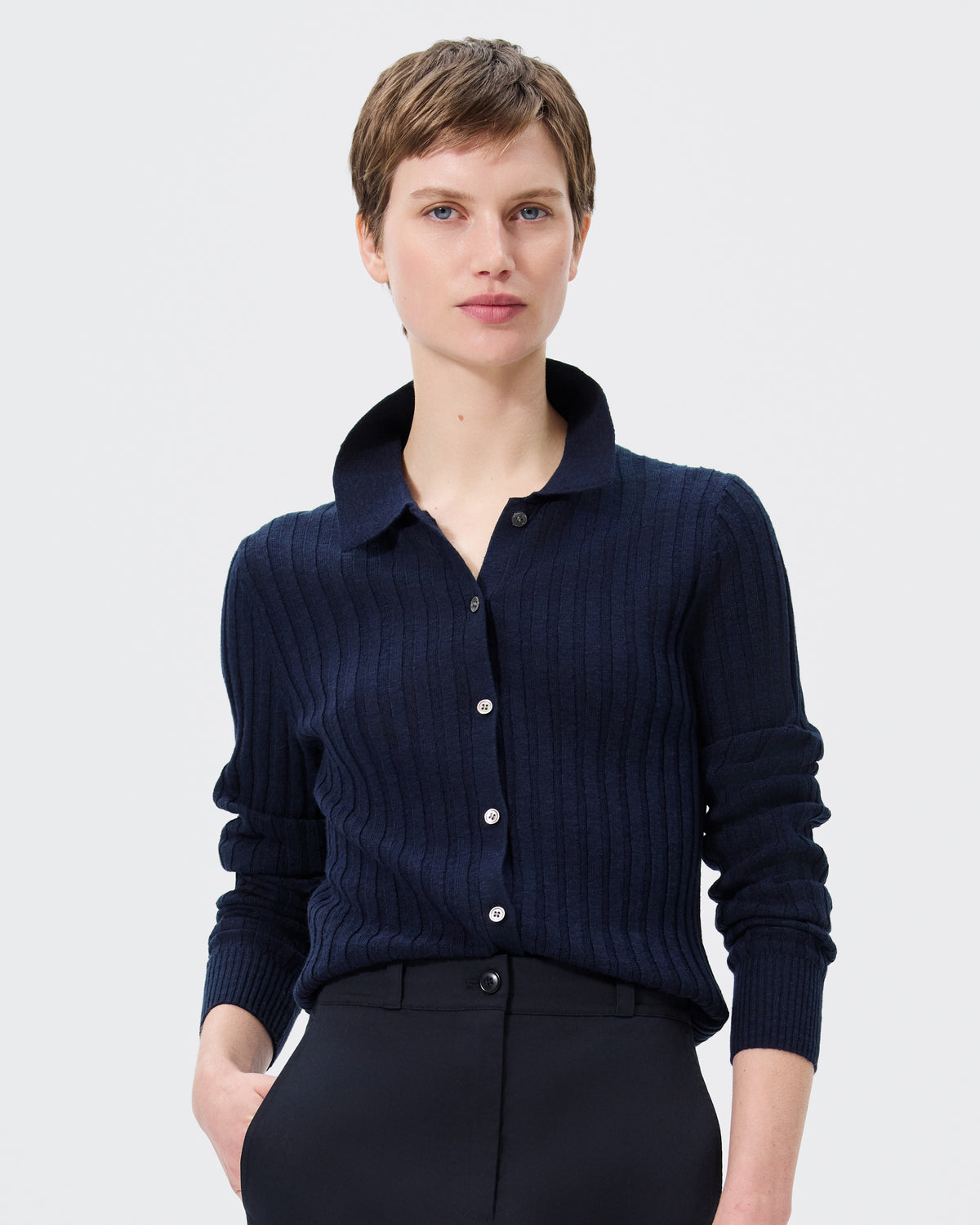 LINEN COTTON RIB BUTTON DOWN in NAVY - close-up #colour_NAVY