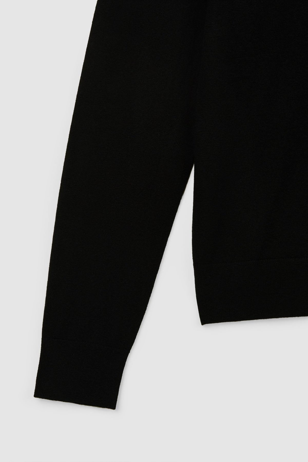 MERINO SILK CLASSIC CREWNECK in Black - detail #colour_Black