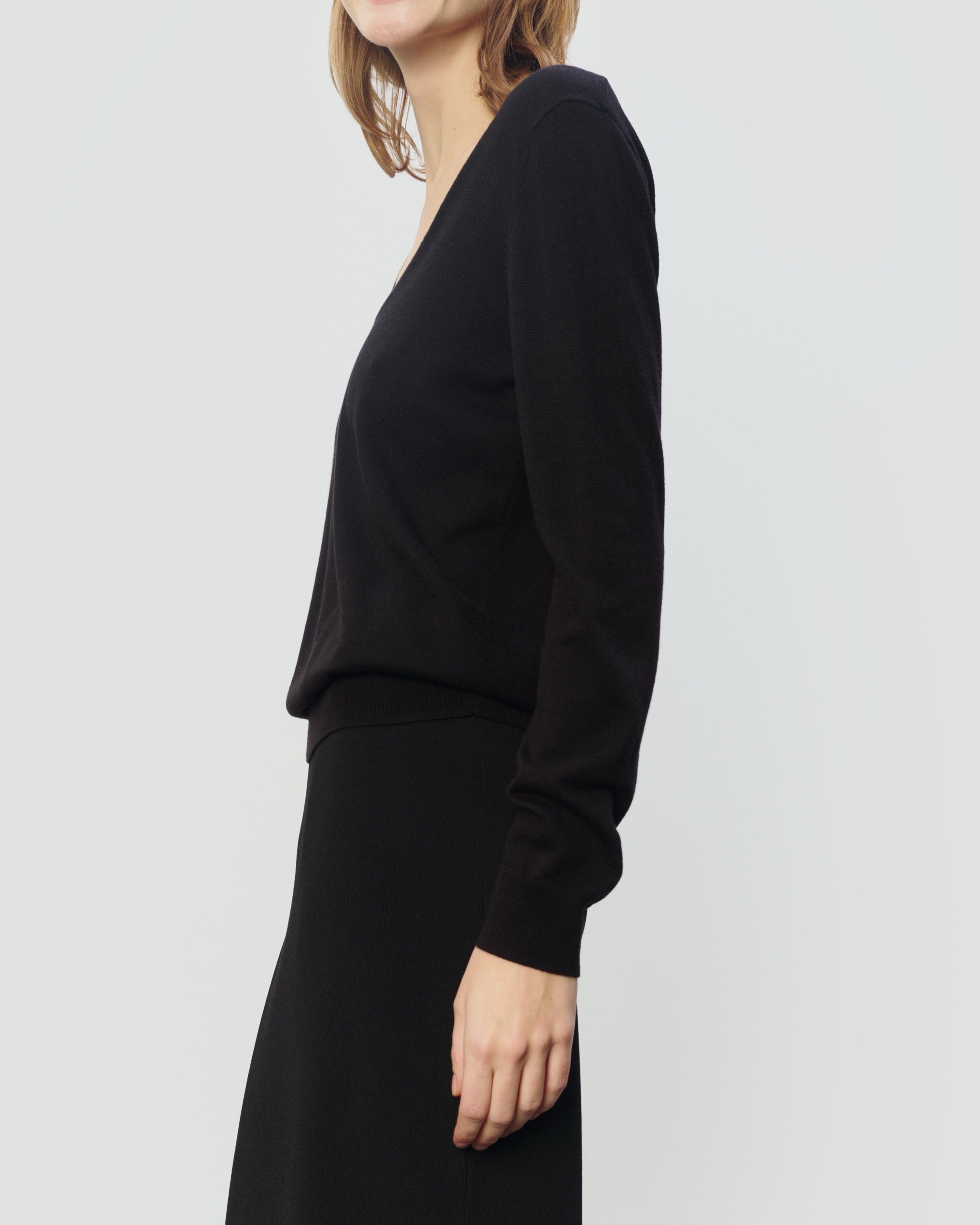 MERINO SILK SCOOP NECK