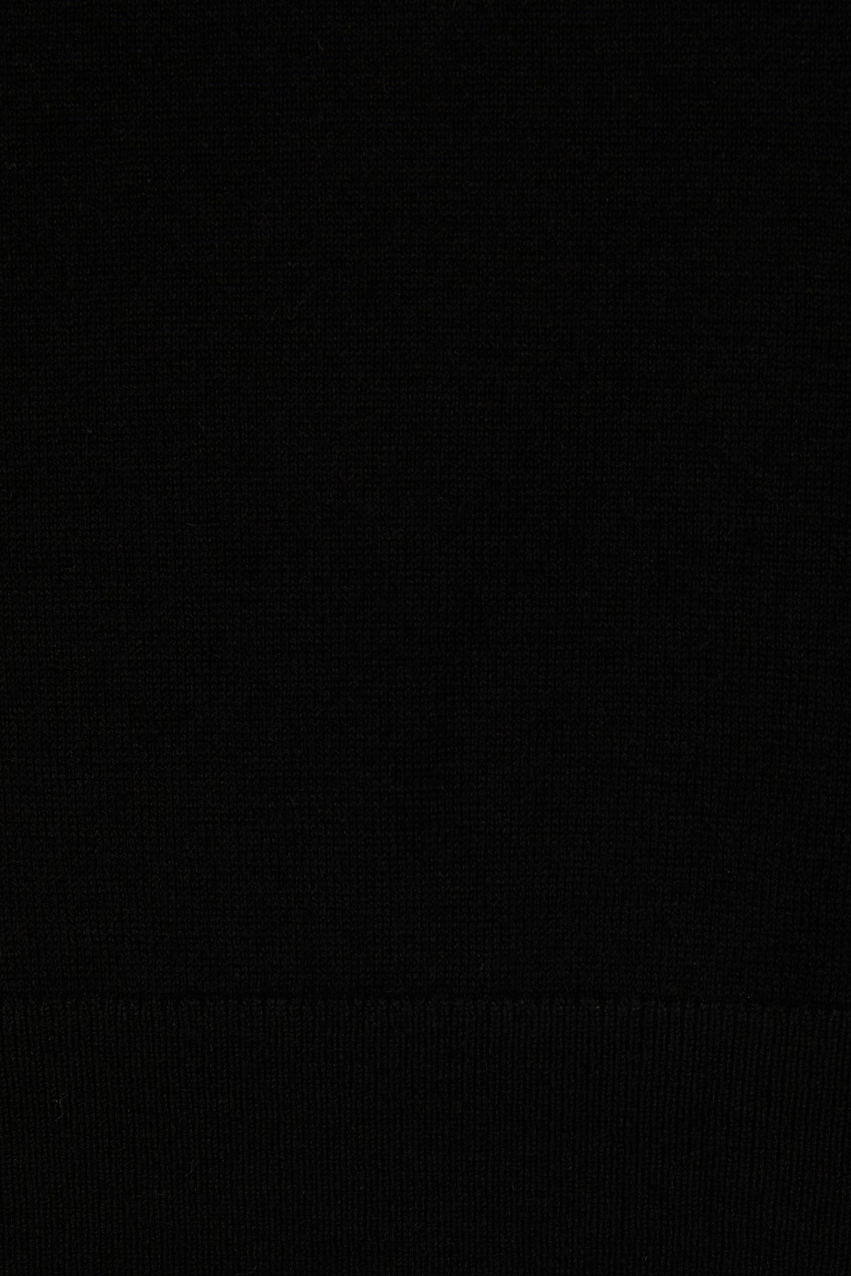 MERINO SILK CLASSIC CREWNECK in Black - detail #colour_Black