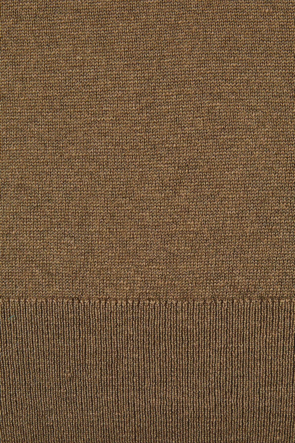 MERINO SILK CLASSIC CREWNECK in Brown - detail #colour_Brown