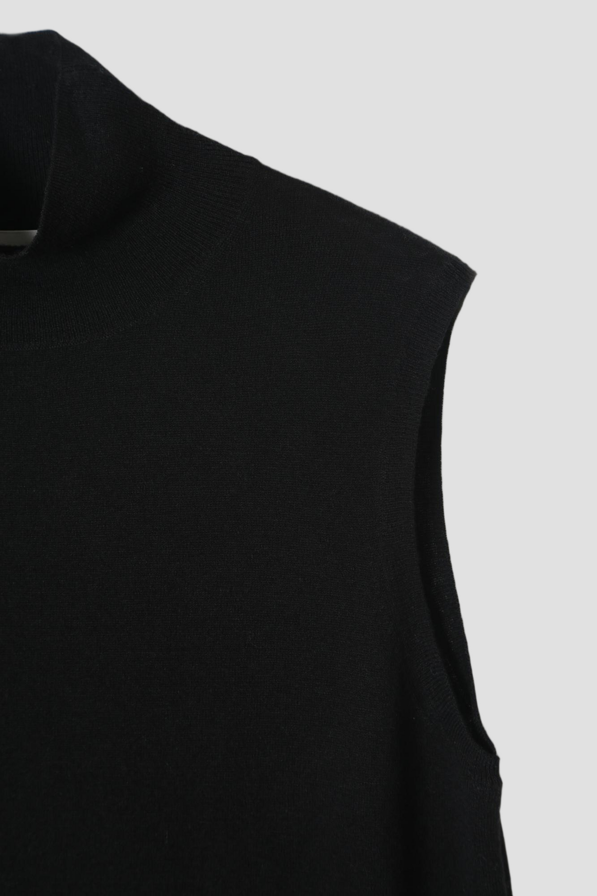 Merino Silk Relaxed Sleeveless Mock Neck in Black - detail #colour_Black