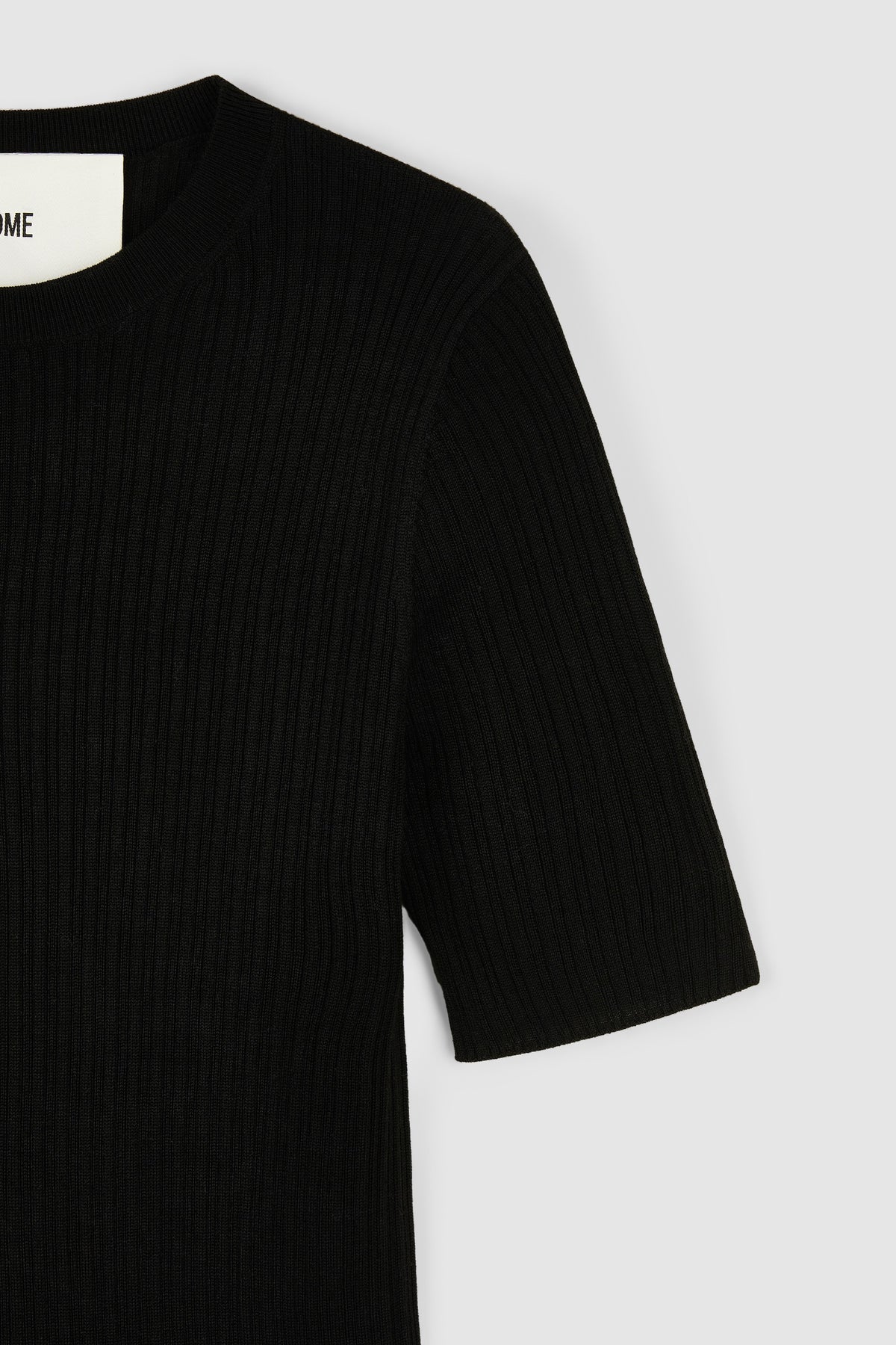 TENCEL SILK GAUZY RIB SHORT SLEEVE in Black - detail #colour_Black