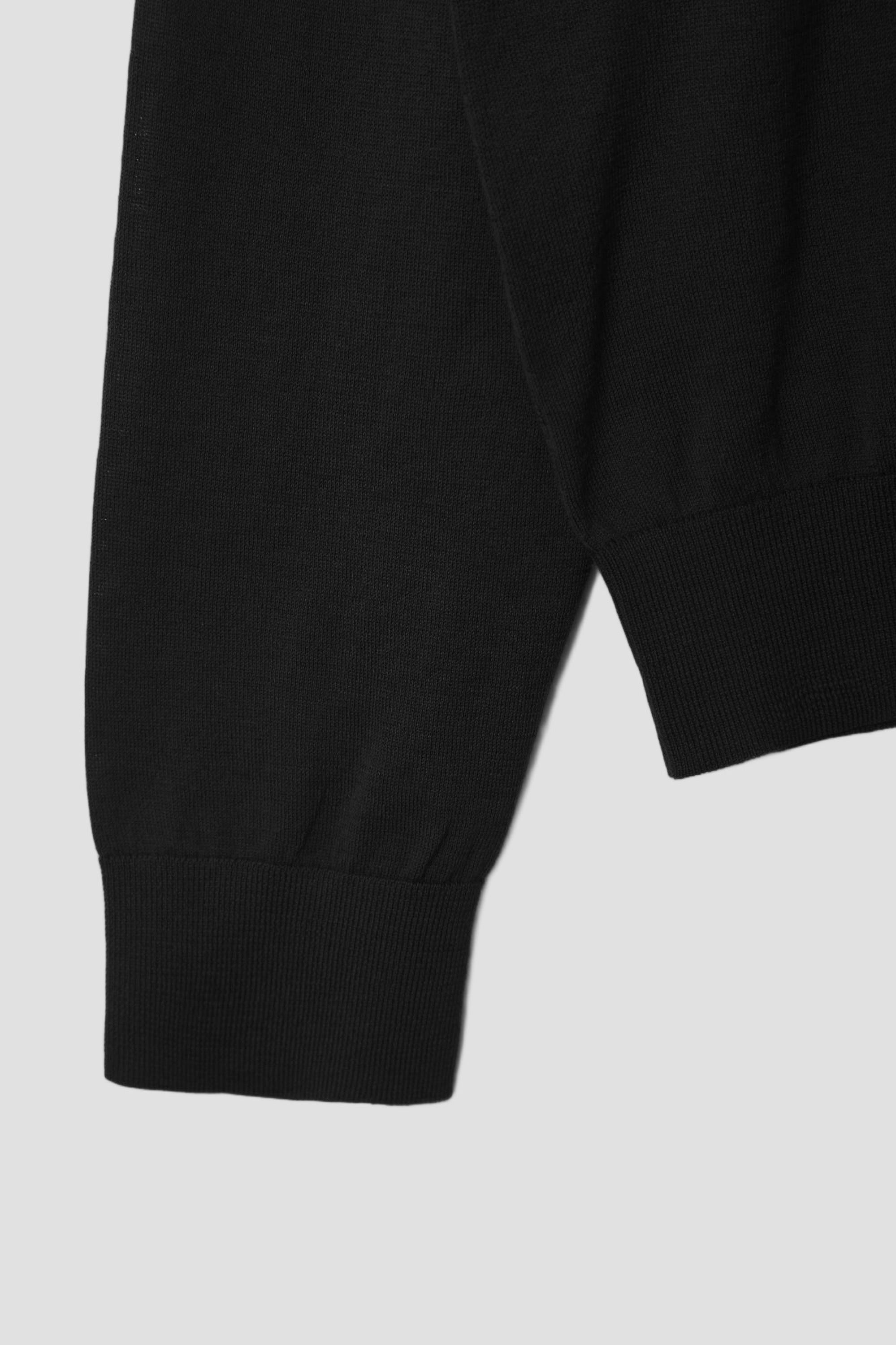 #colour_Black