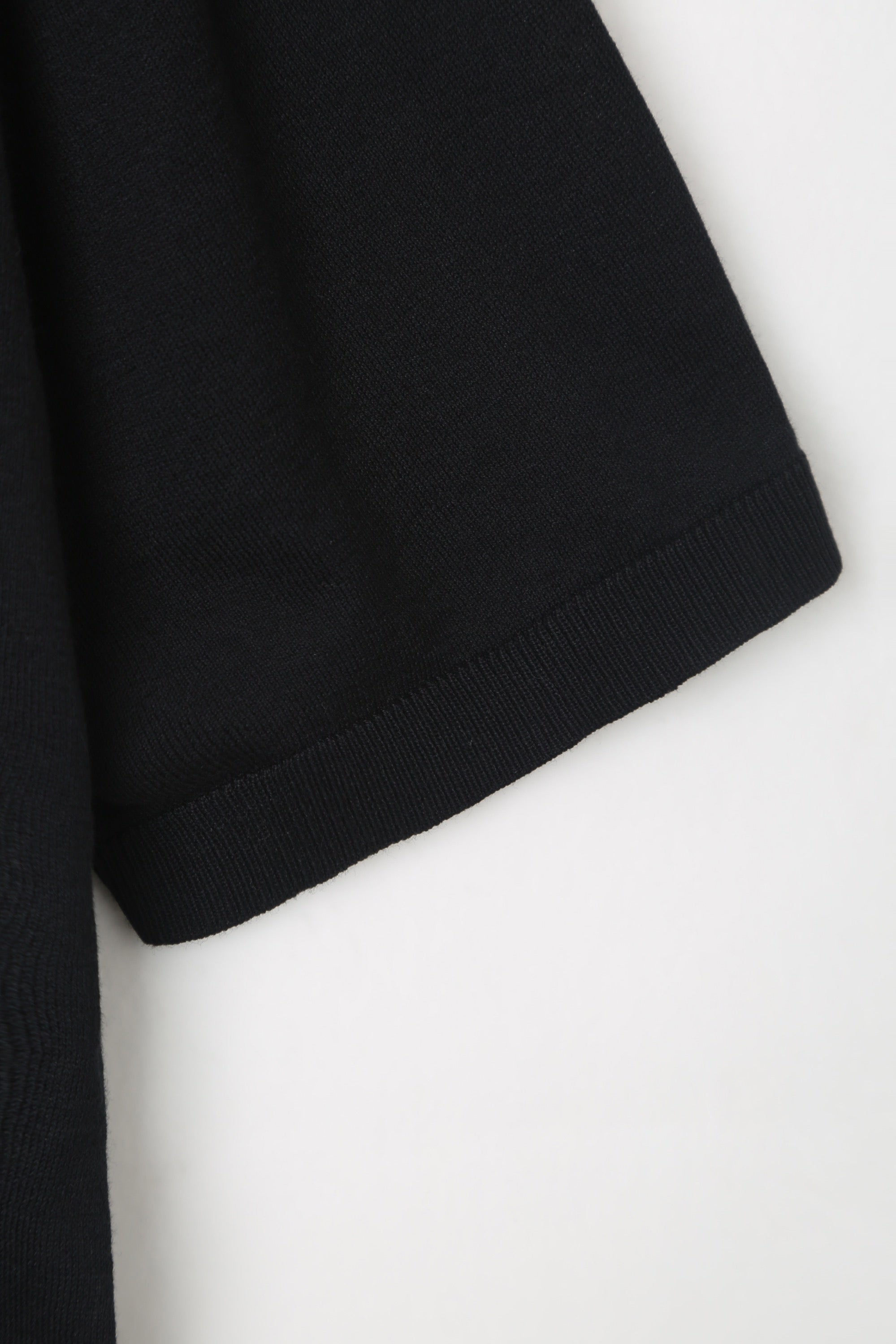 #colour_Black