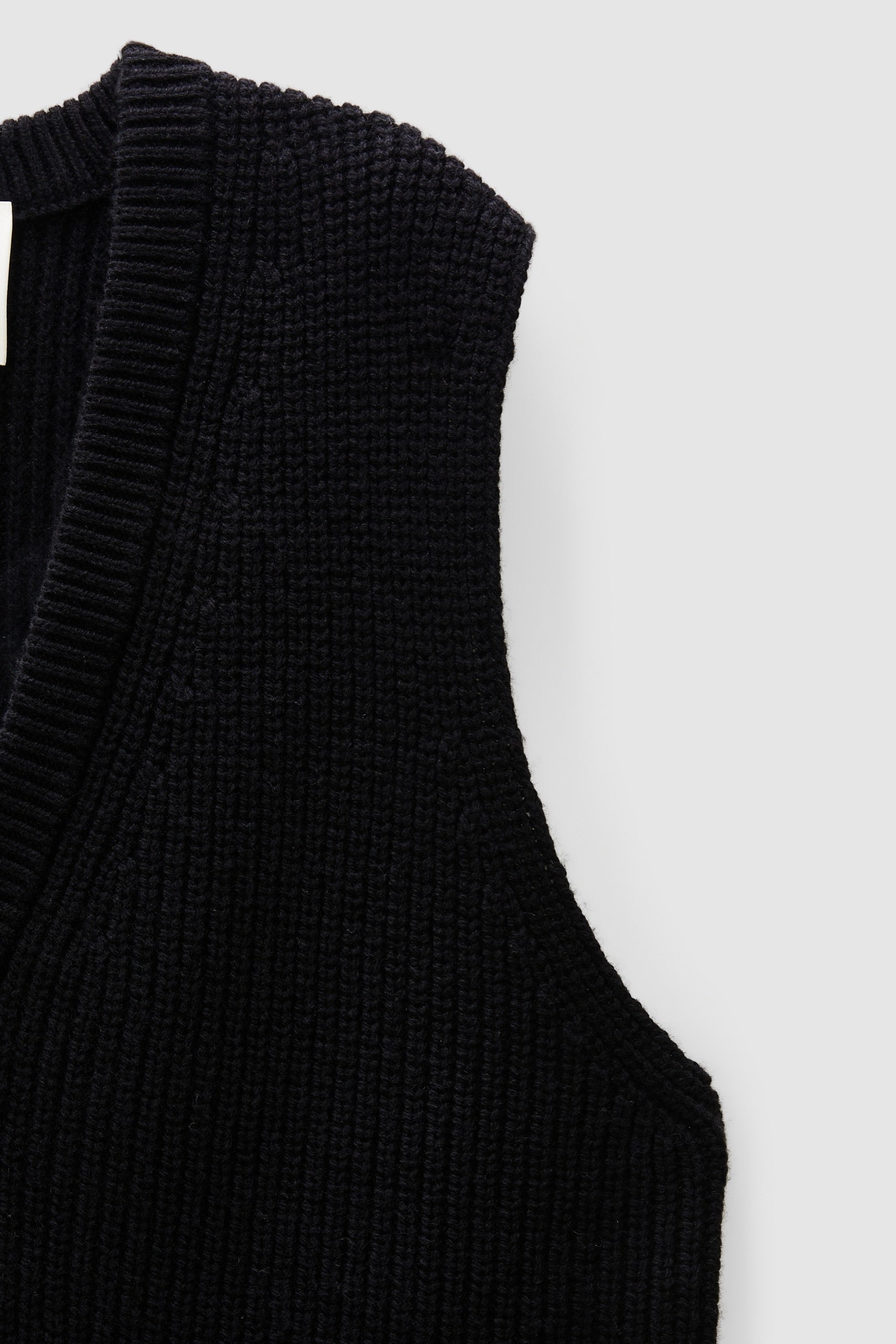 COTTON WOOL RIB SLEEVELESS VNECK