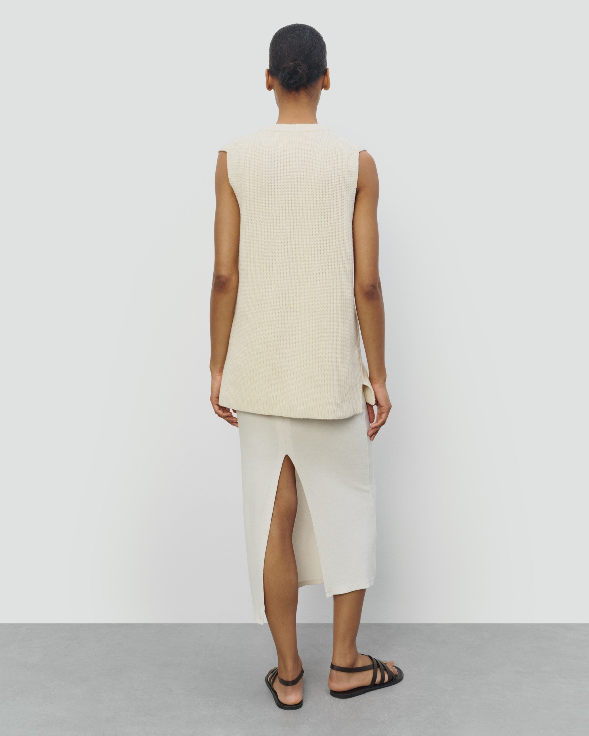 COTTON WOOL RIB SLEEVELESS VNECK