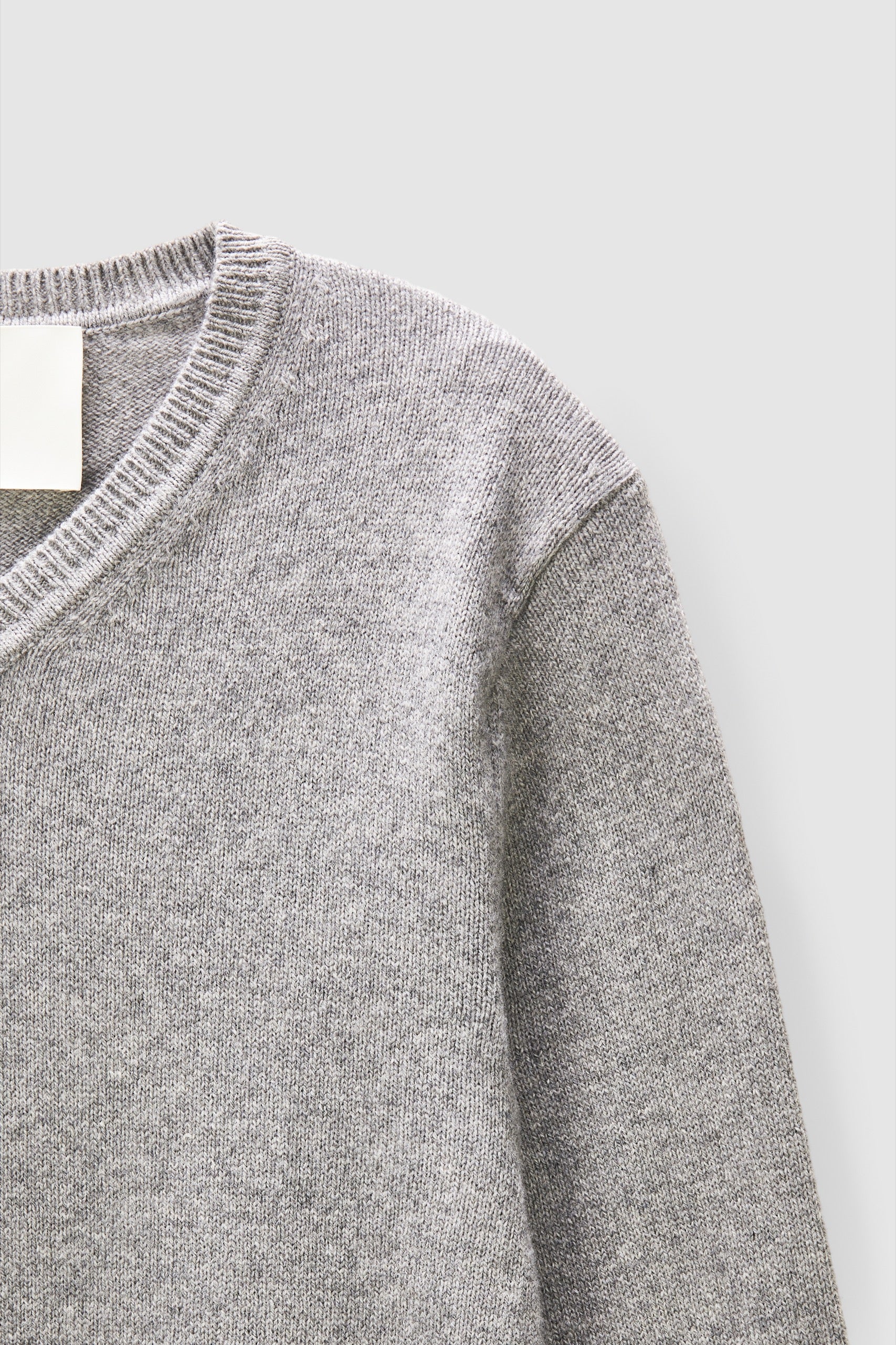 COTTON WOOL LIGHTWEIGHT VNECK