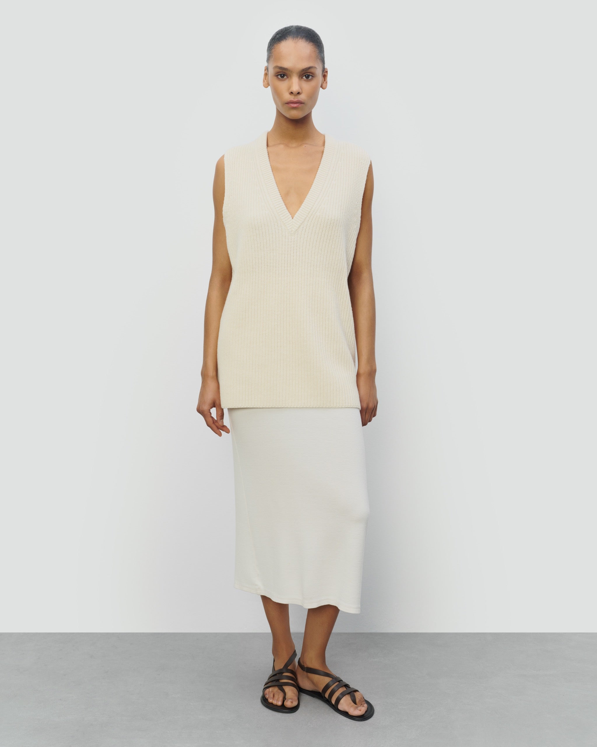 COTTON WOOL RIB SLEEVELESS VNECK