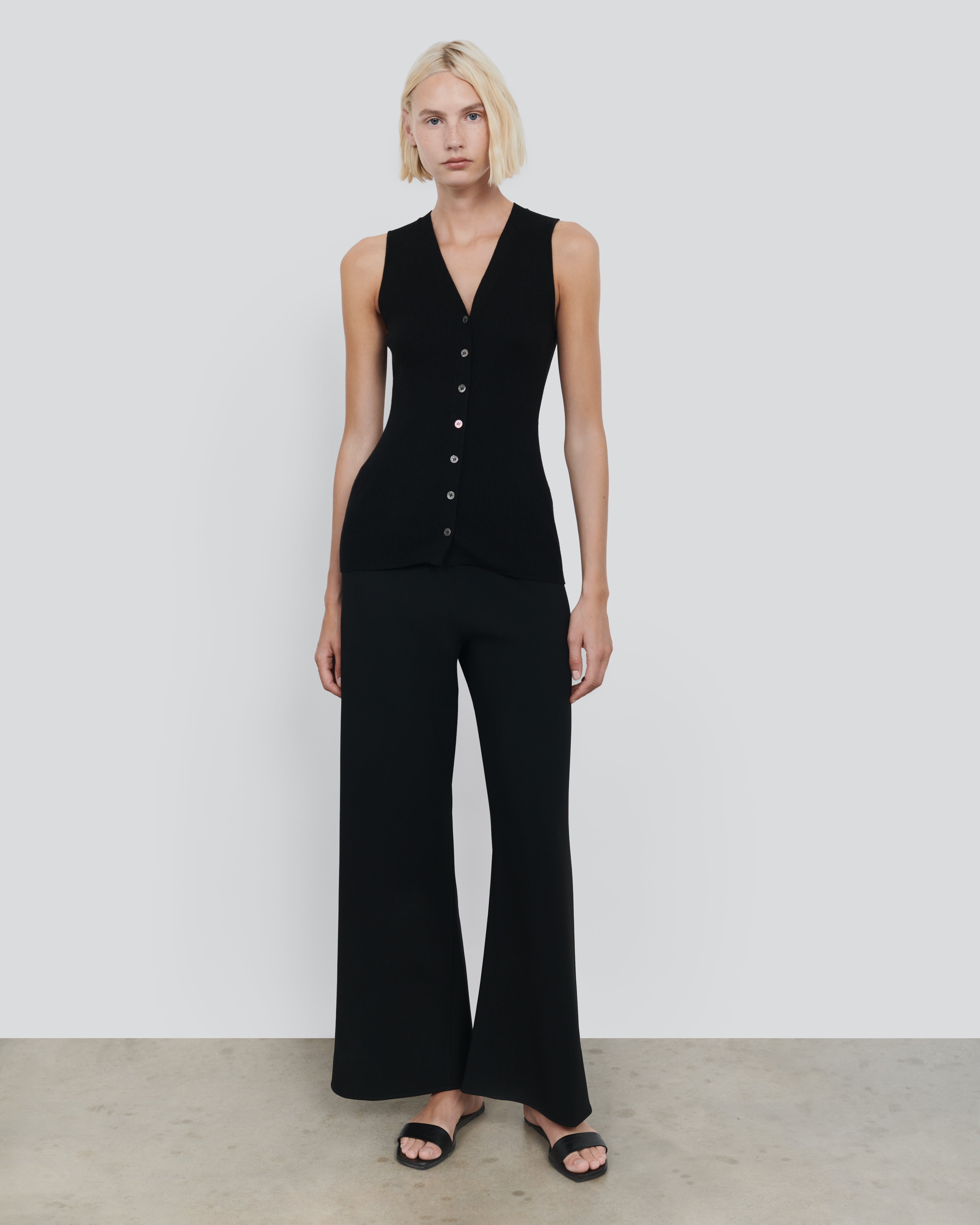 WOOL SILK SLEEVELESS VEST