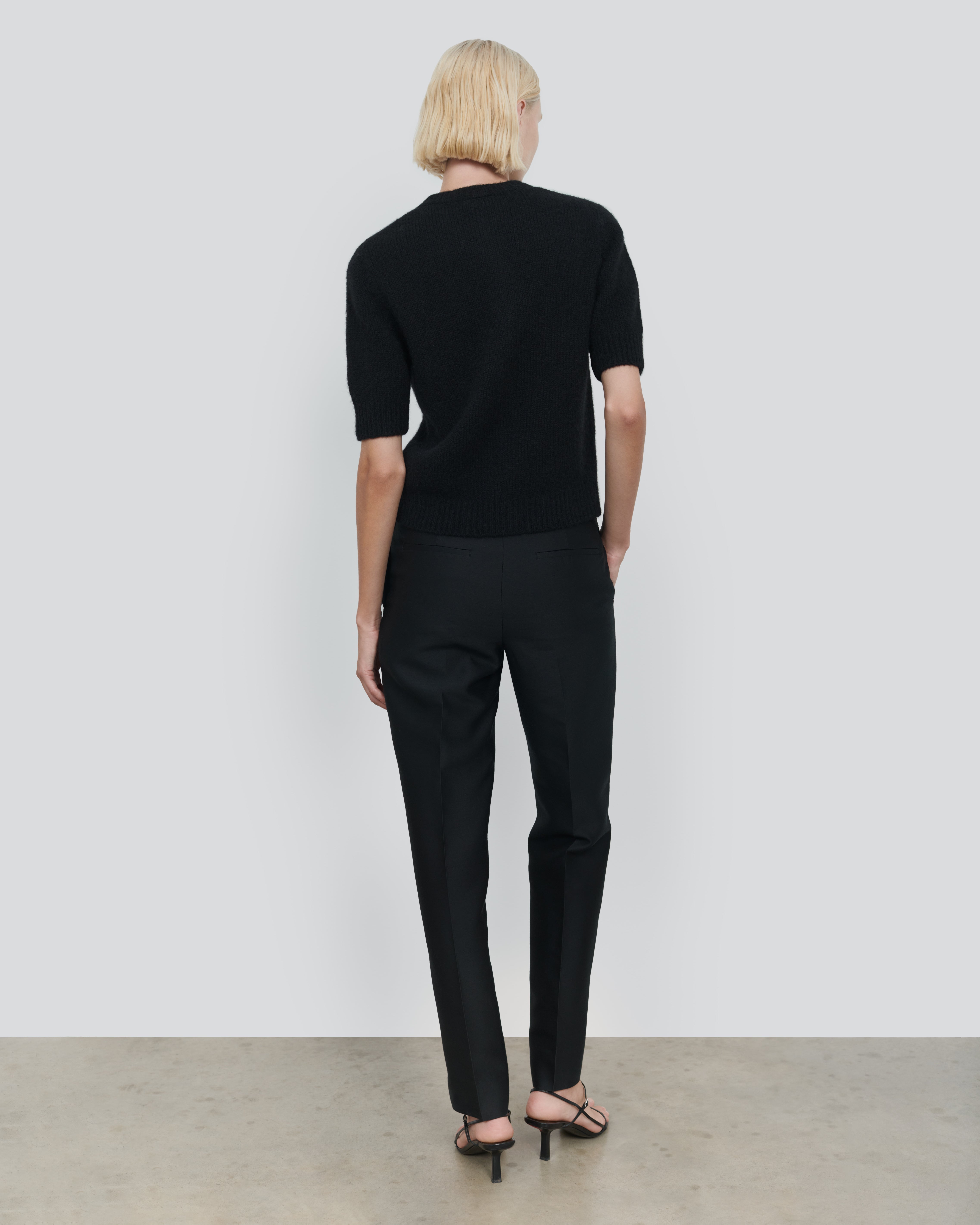 #colour_black