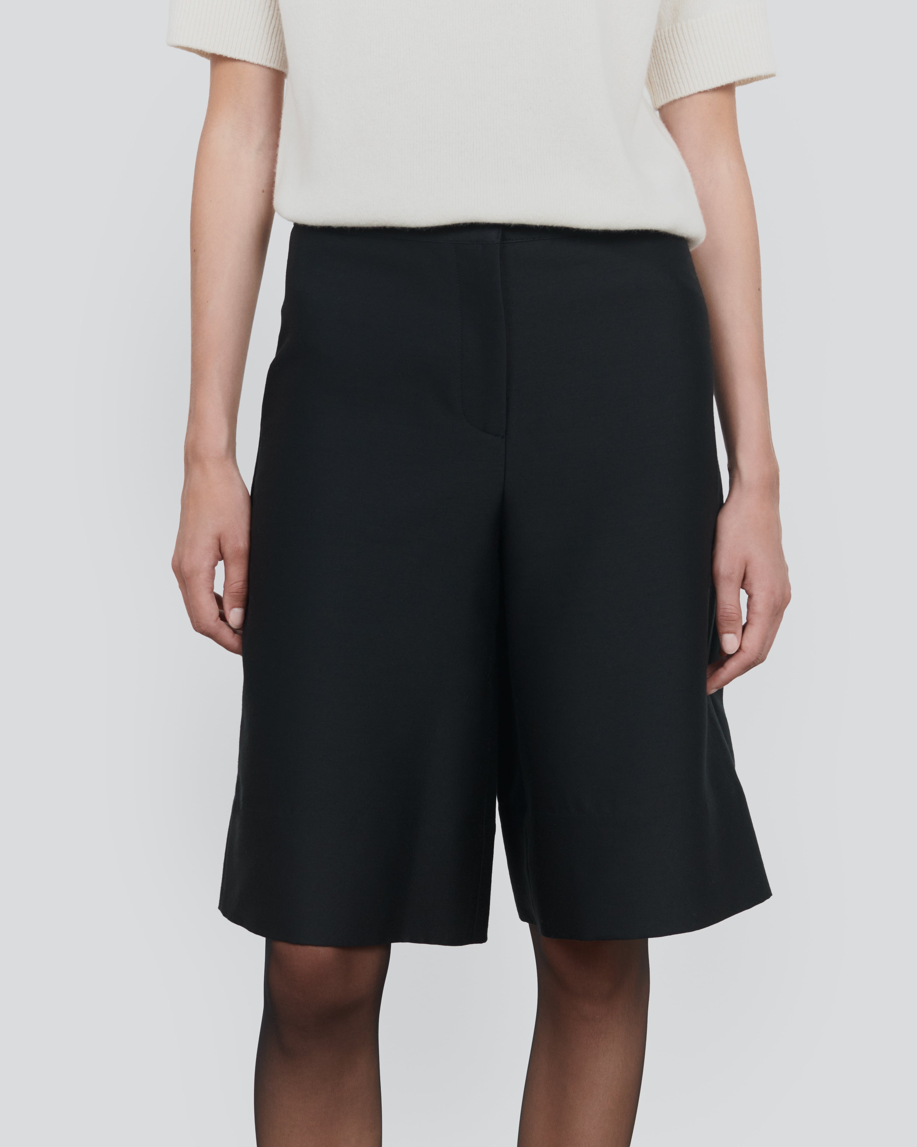 WOOL SILK BERMUDA SHORTS