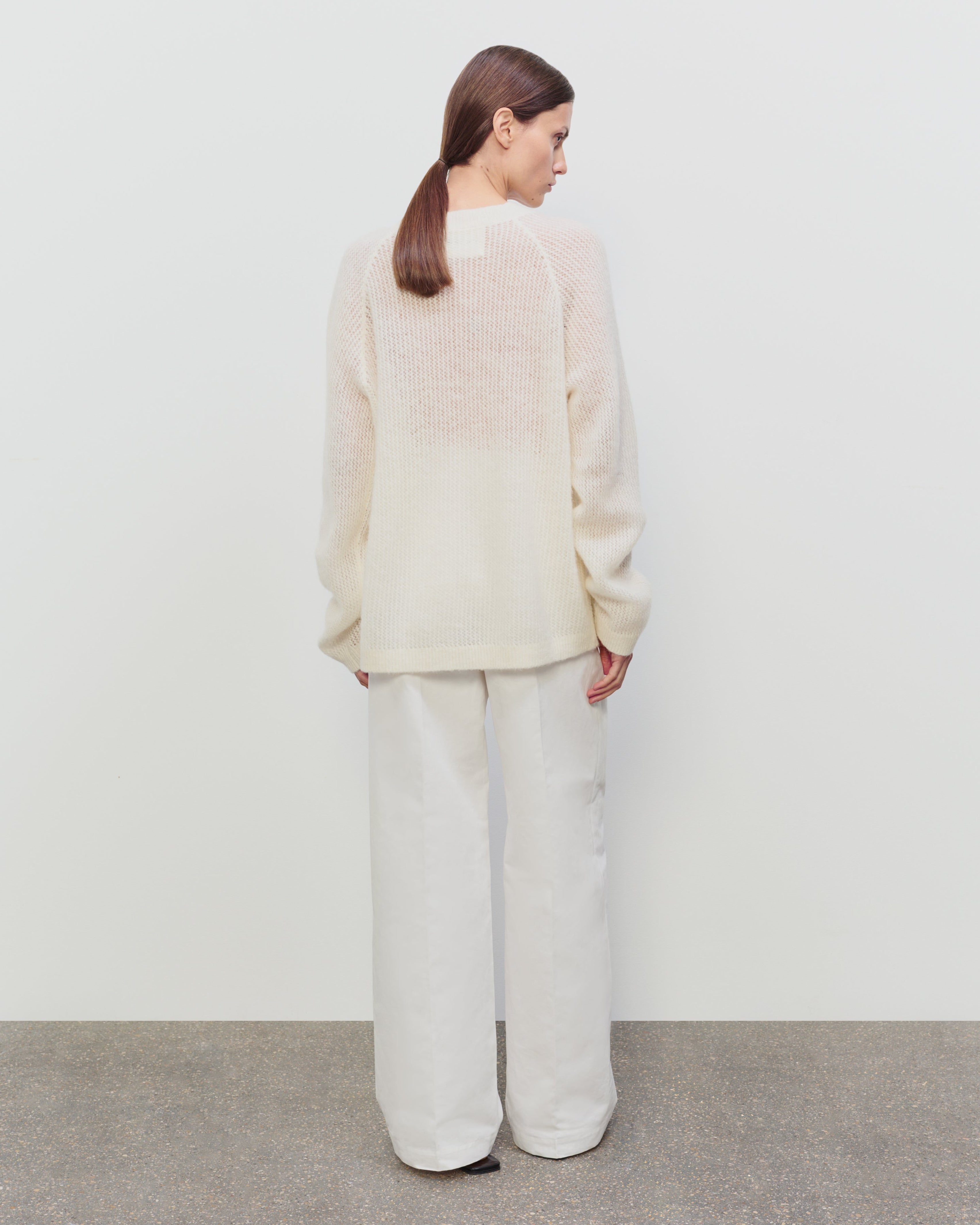 LIGHTWEIGHT ALPACA VNECK SWEATER