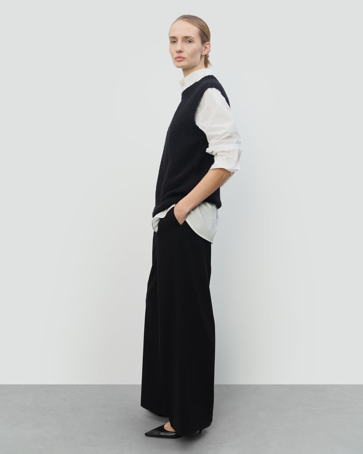 FLUID CREPE PLEATED WIDE LEG