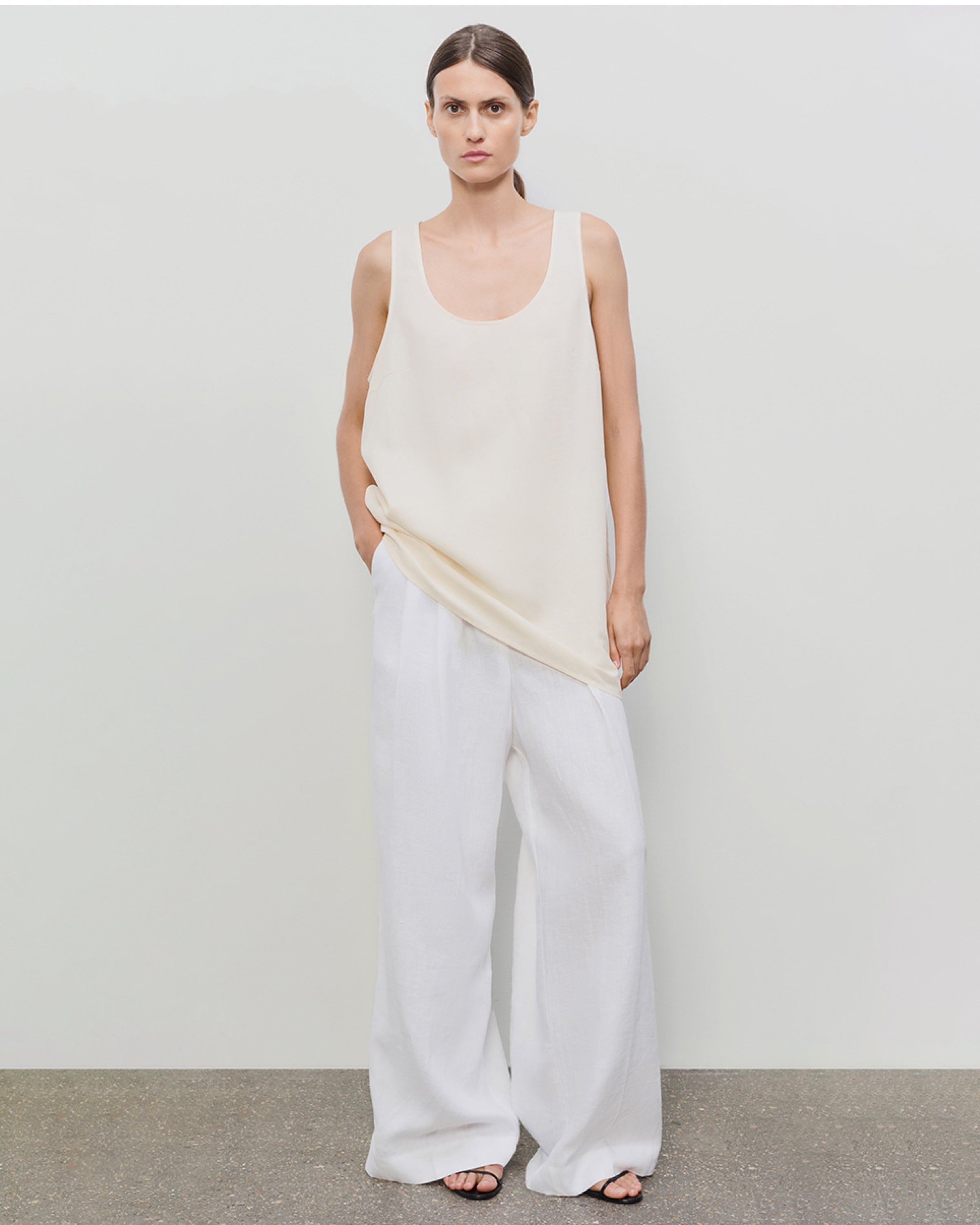 LINEN PLEATED WIDE LEG PANTS