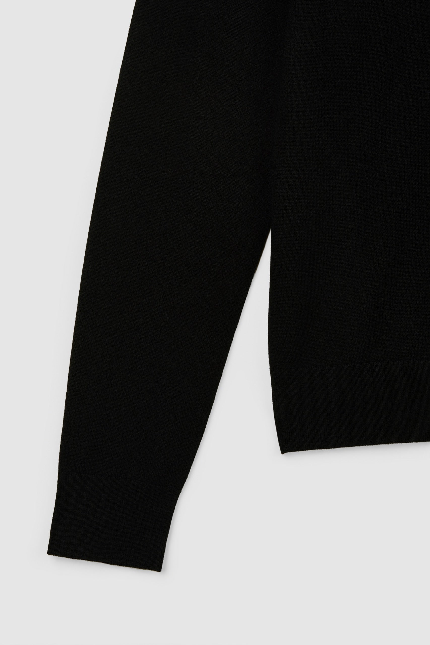 #colour_Black
