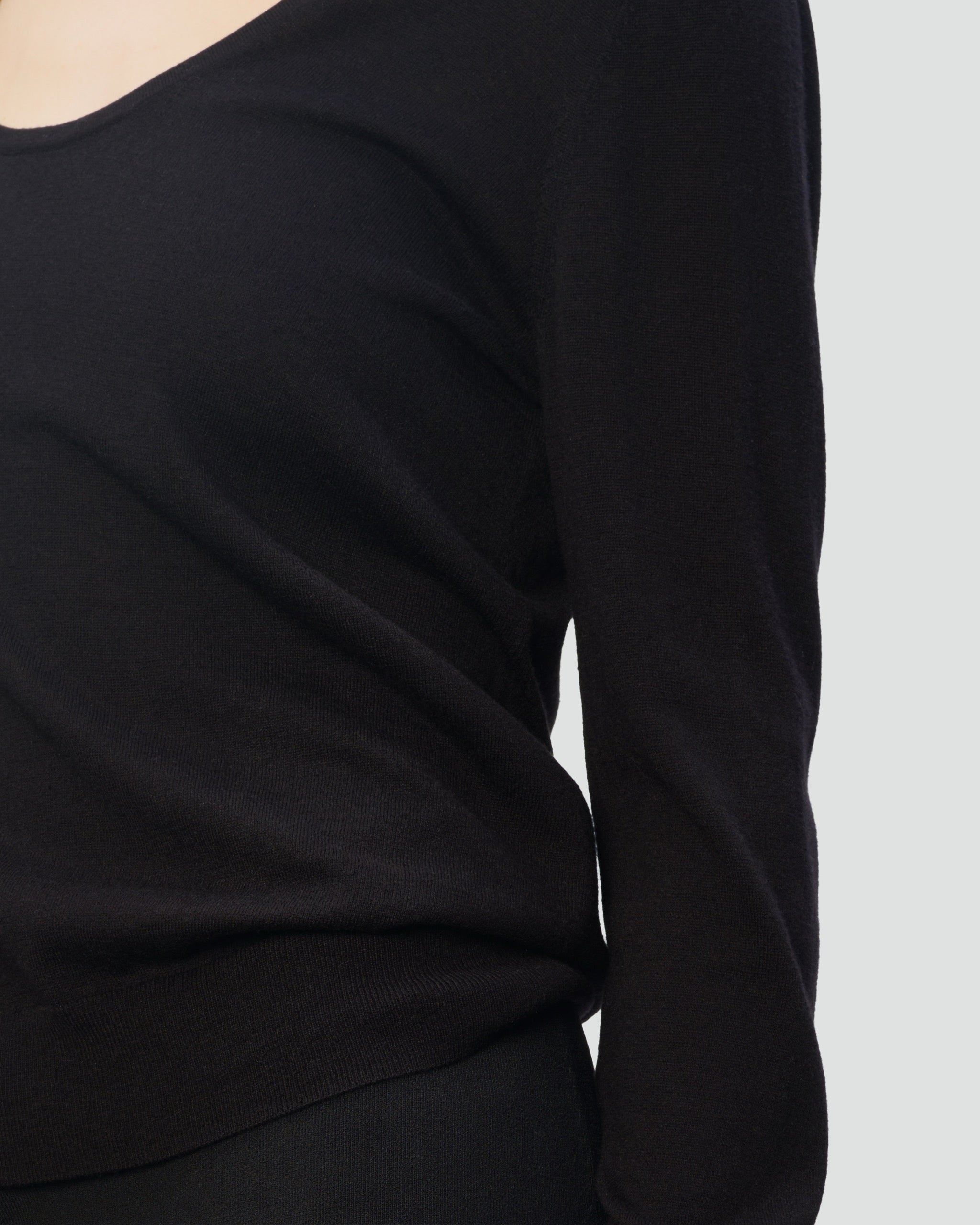 MERINO SILK SCOOP NECK