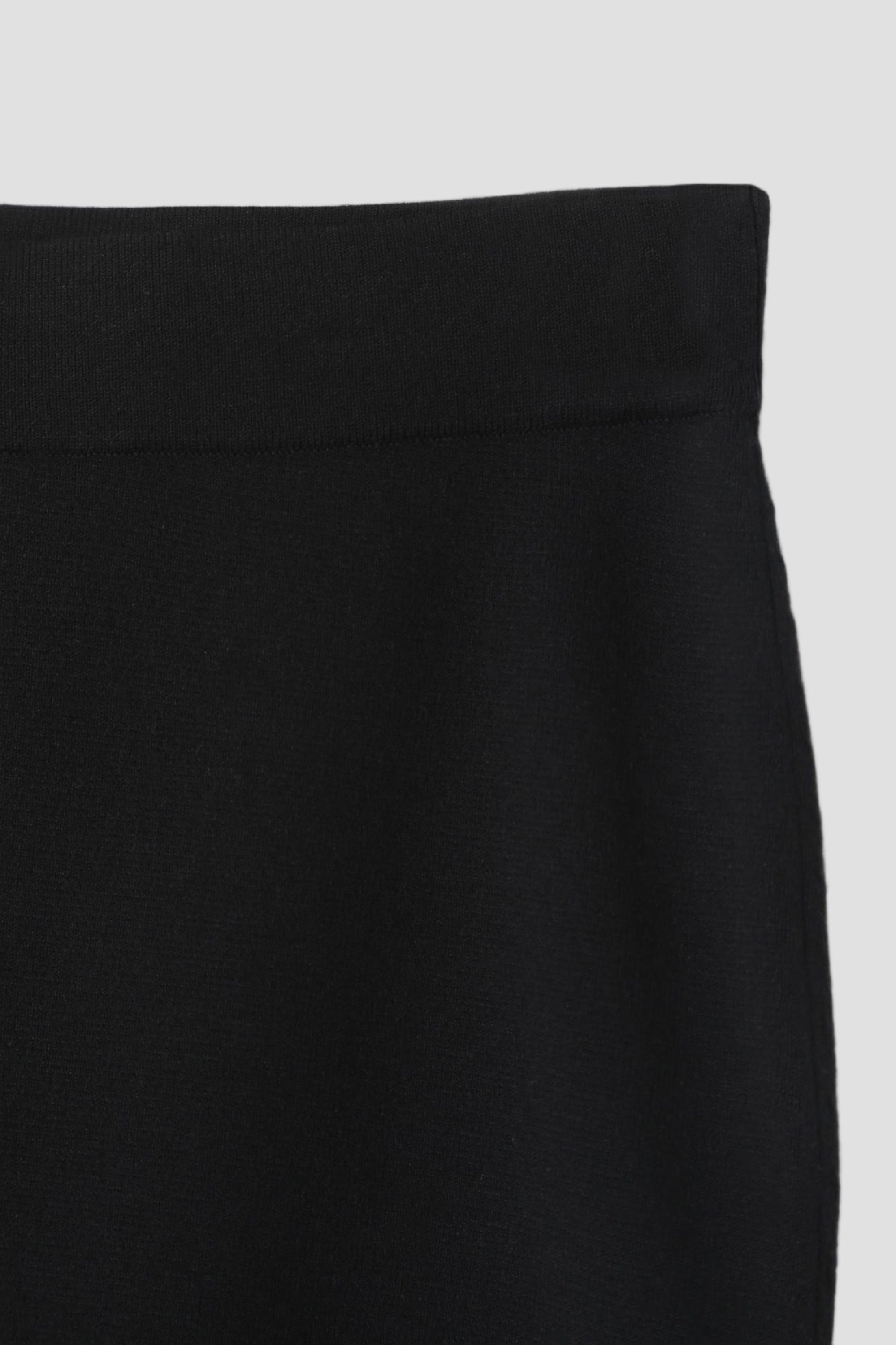 #colour_Black