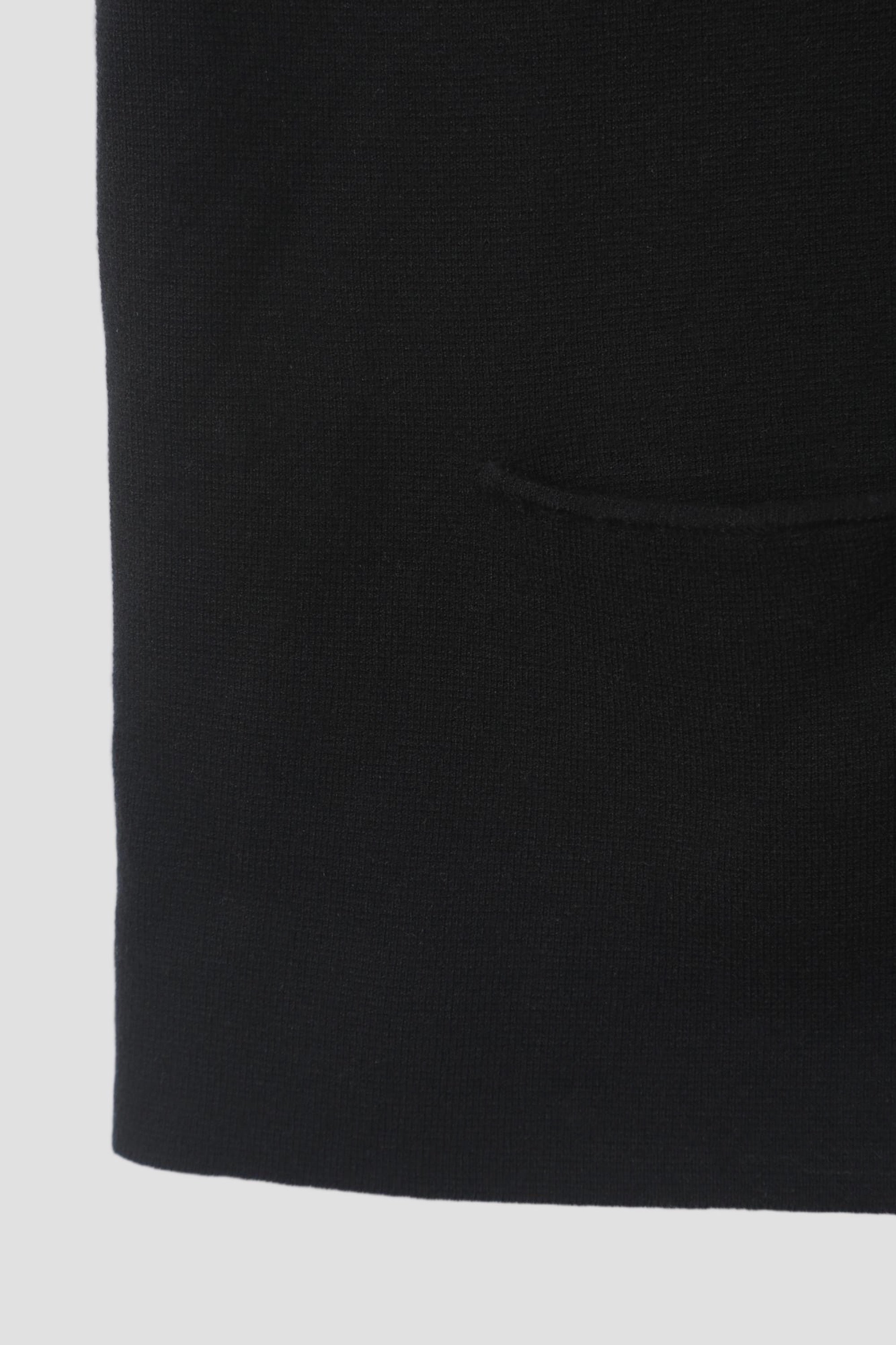 #colour_Black