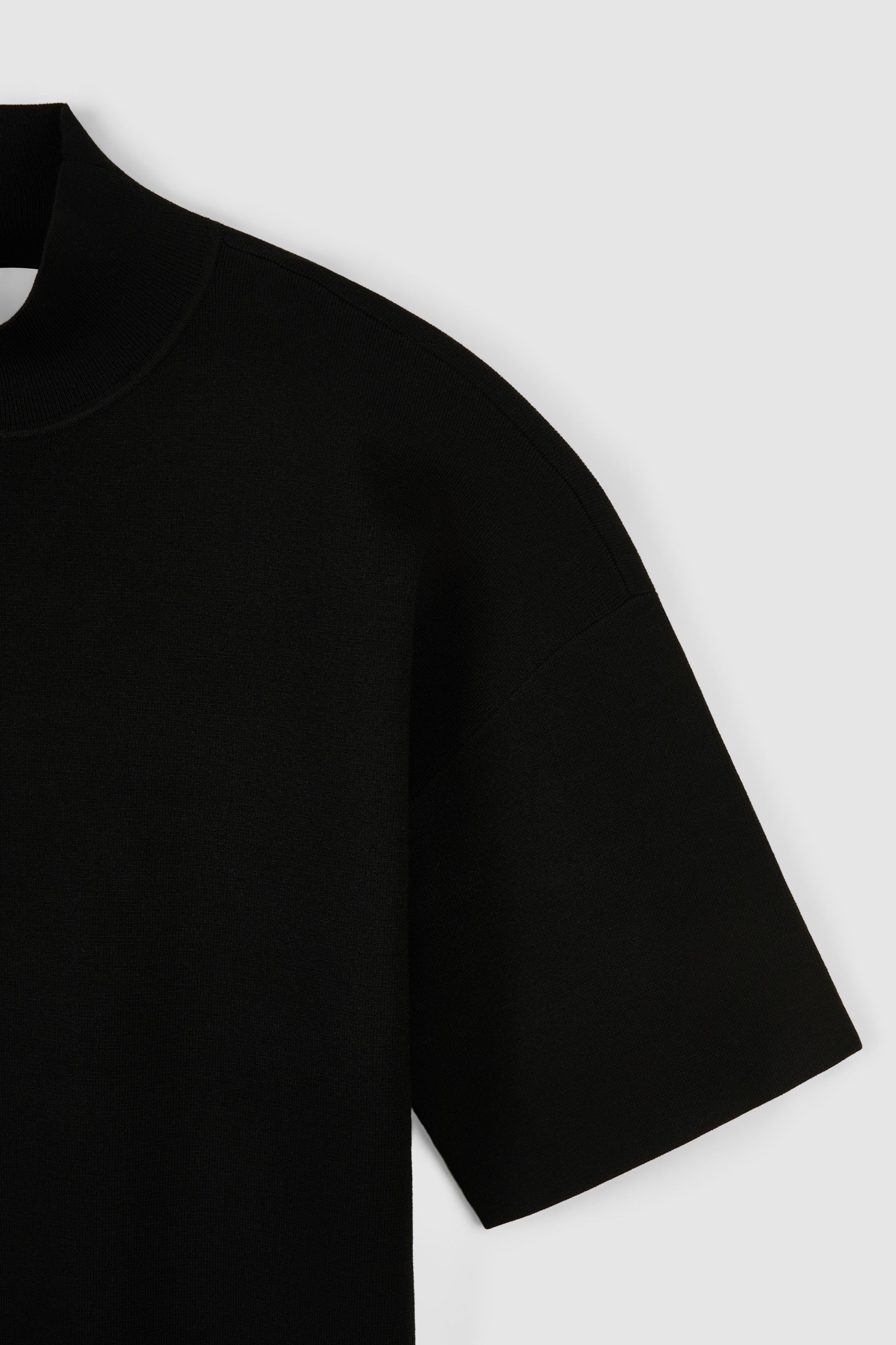 #colour_Black