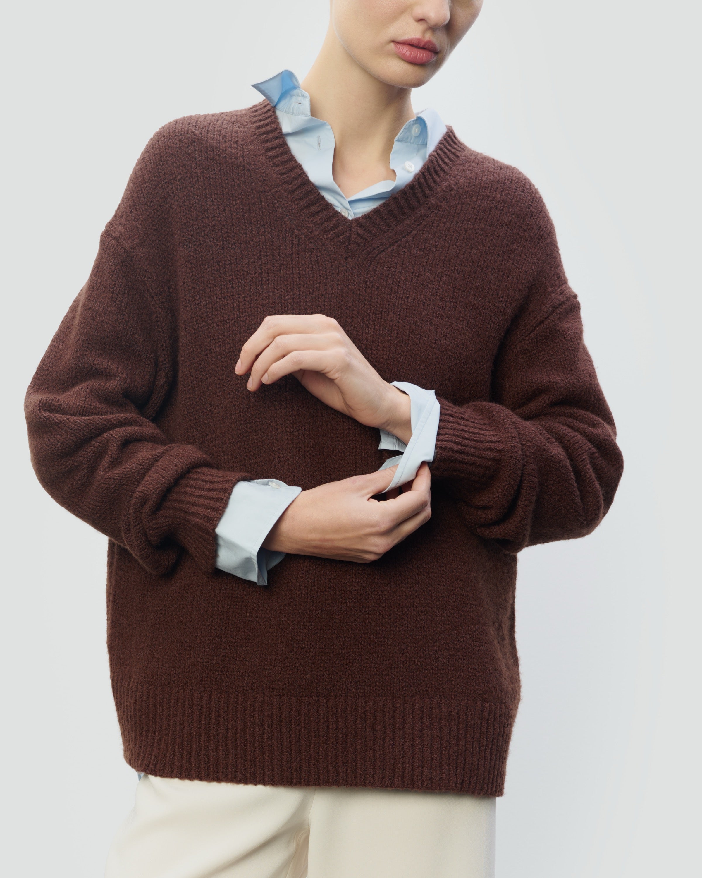 TEXTURED COTTON WOOL BLEND VNECK