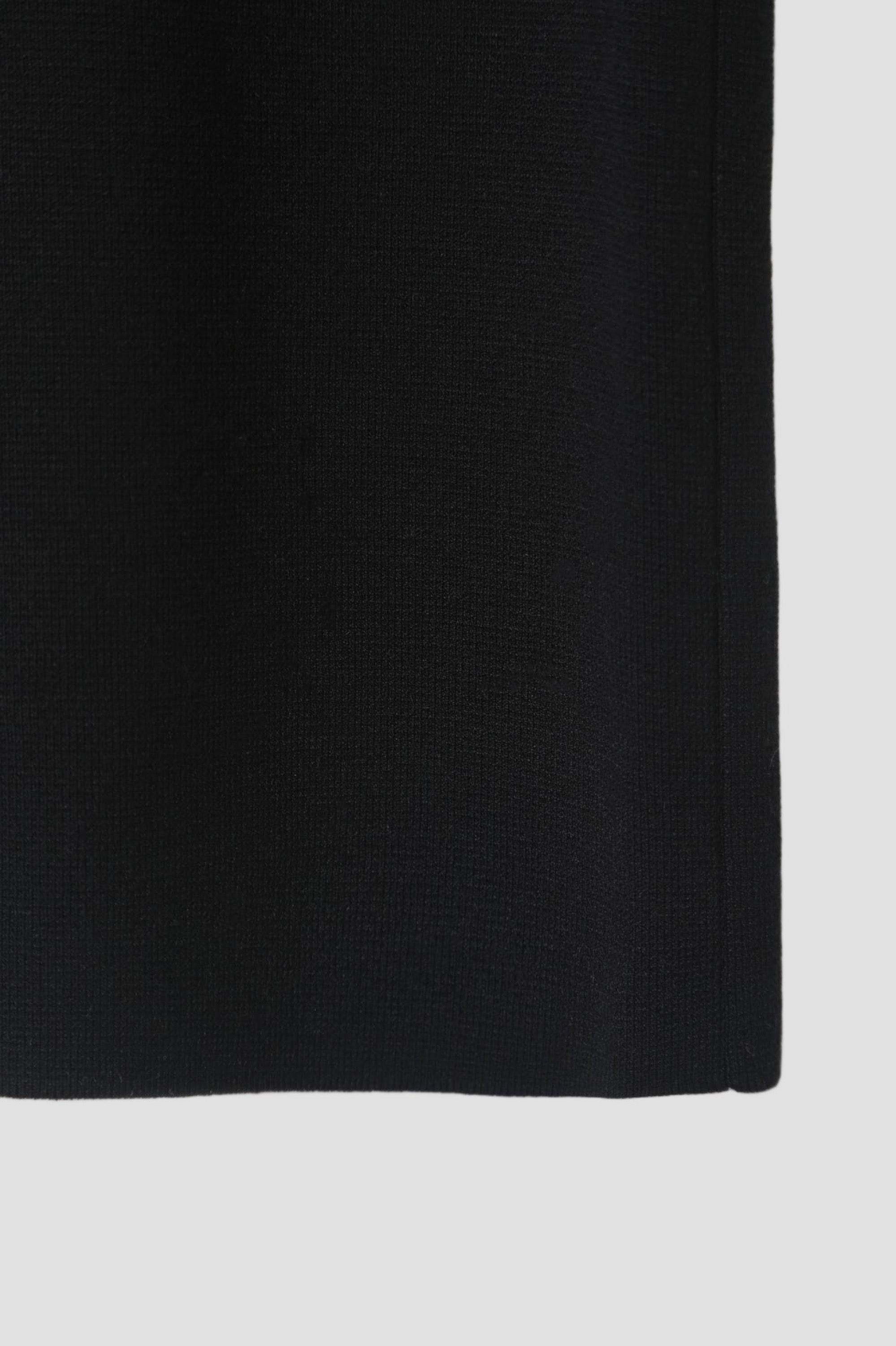 #colour_Black