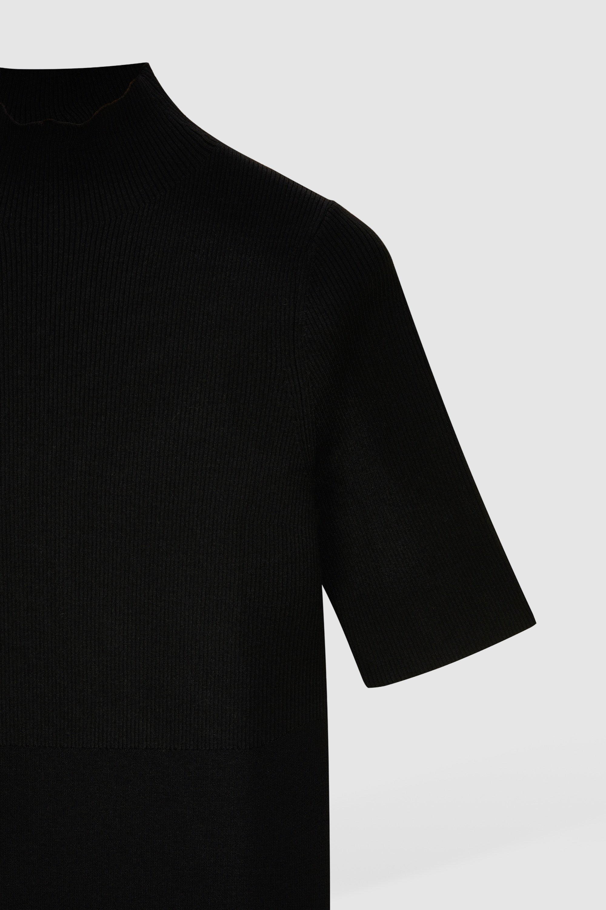 #colour_Black