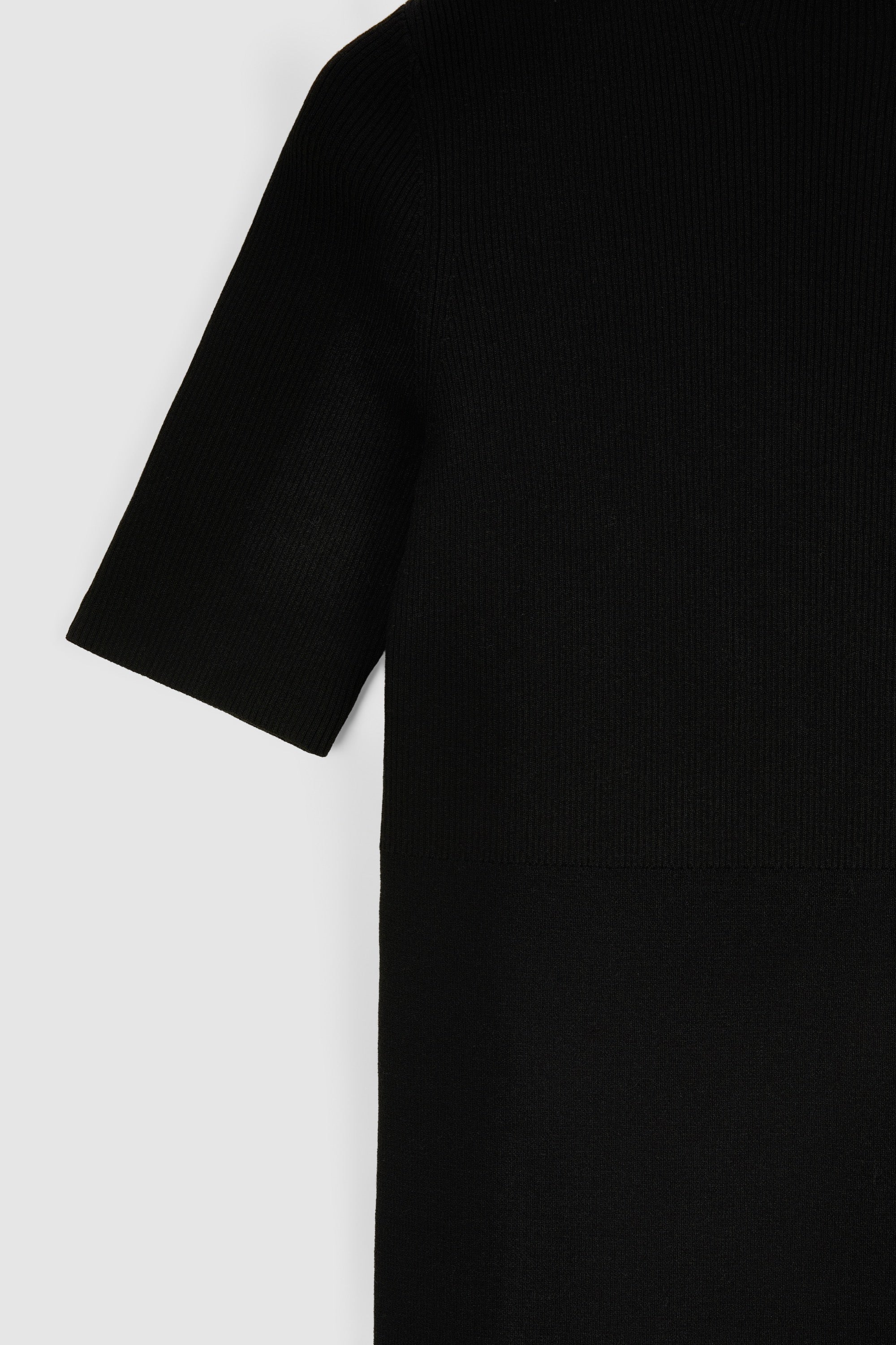 #colour_Black