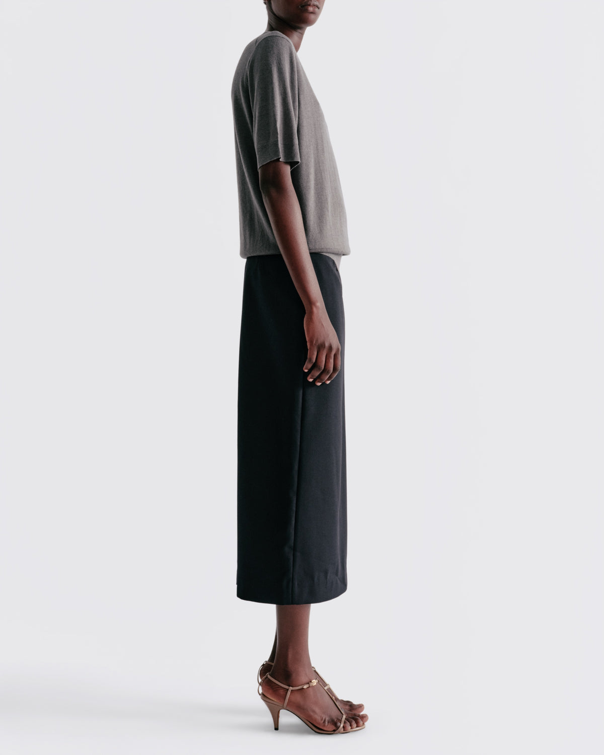 WOOL SILK SHORT SLEEVE CREW in Grey - side view #colour_Grey